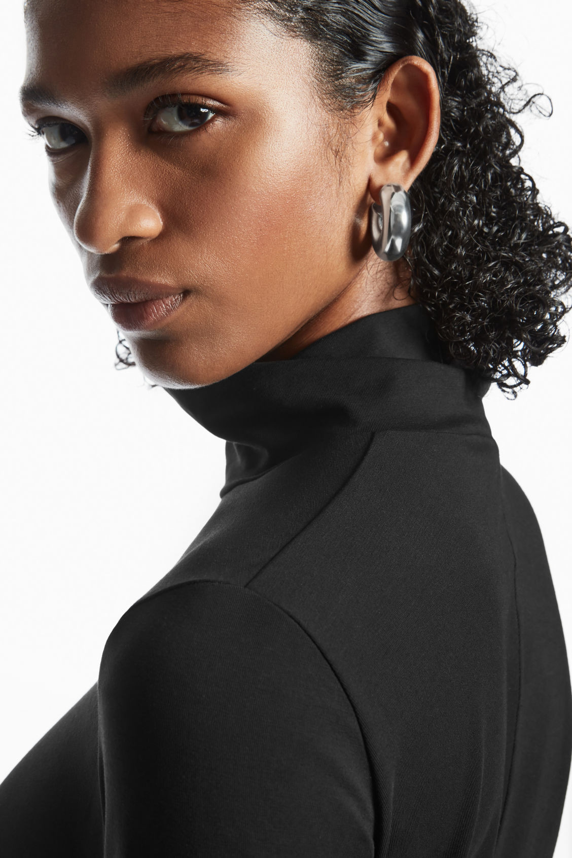 LARGE CHUNKY HOOP EARRINGS - Silver - COS | COS (EU)