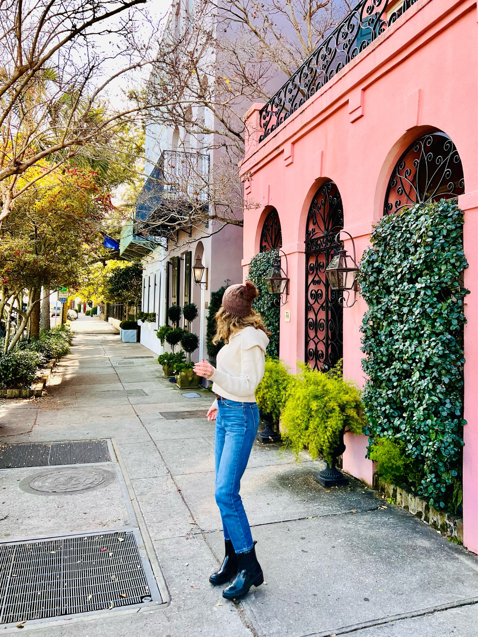 Christmas Eve on the coast 🦐🌊🌴

sweater & hat: Express
jeans: Madewell (thrifted but linked something similar)
shoes: TJMaxx (linked something similar)

#LTKHoliday #LTKGiftGuide #LTKSeasonal