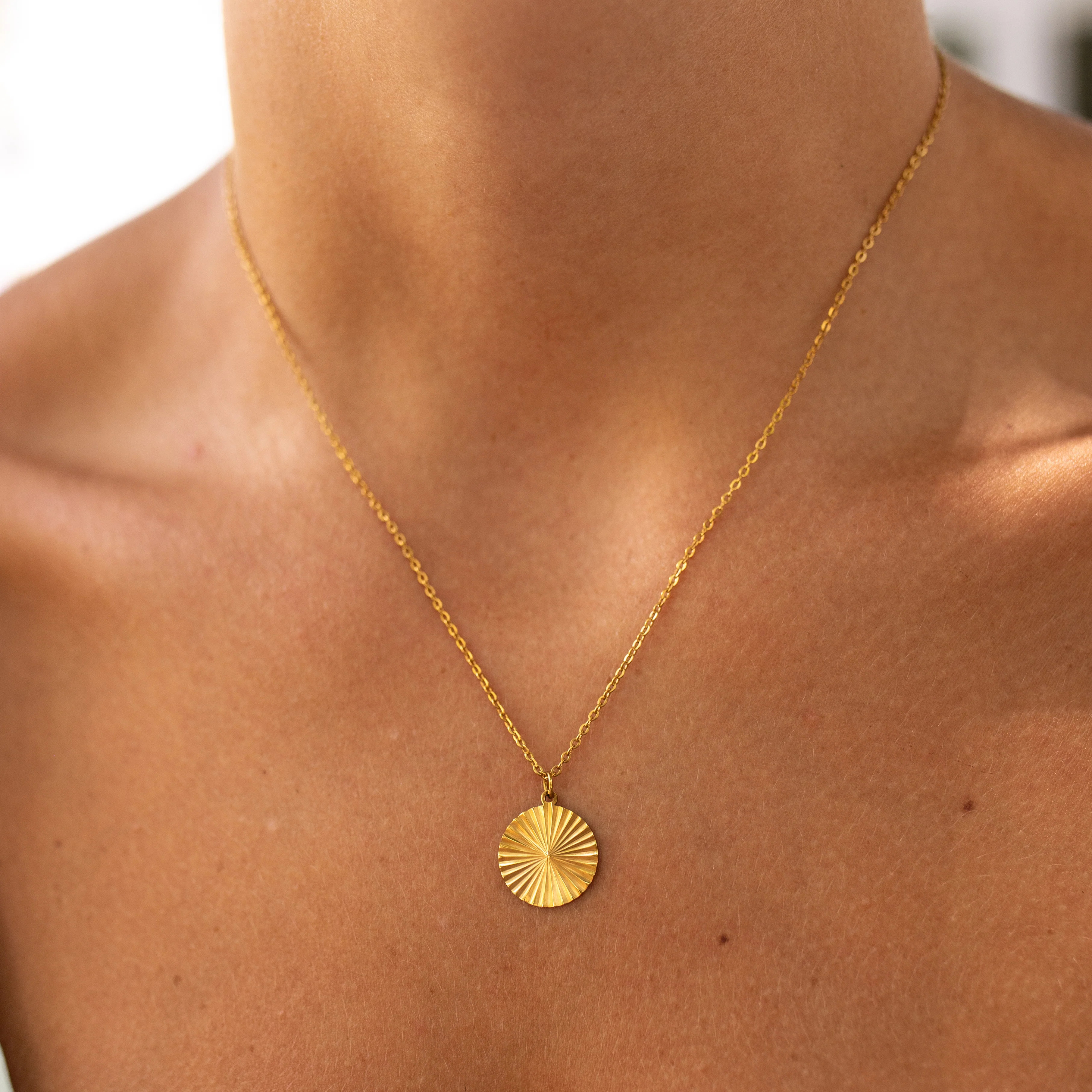 Chasing Sunset Necklace Gold Gold | ALCO Jewelry