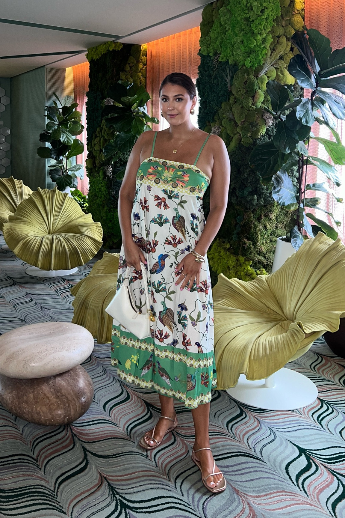 Amazon floral dress under $20 perfect for a fun evening out 


Amazon fashion | amazon midsize | amazon womens fashion | amazon spring fashion | amazon outfit | amazon dress