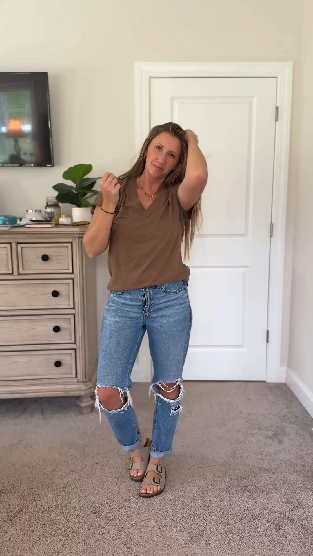 Cute casual outfit perfect for the fall transition.

Shirt - medium 
Jeans - 6


#LTKMidsize #LTKFindsUnder50 #LTKSeasonal