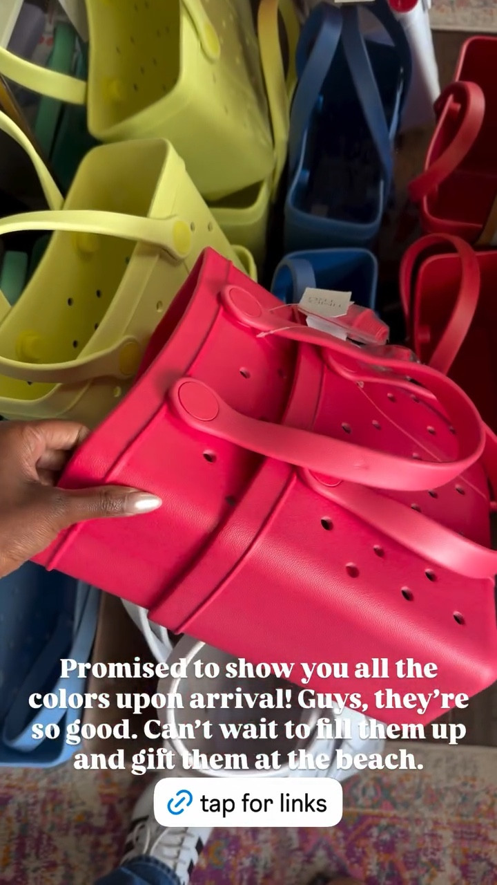 Promised to show you all the colors upon arrival! Guys, they’re so good. Can’t wait to fill them up and gift them at the beach.