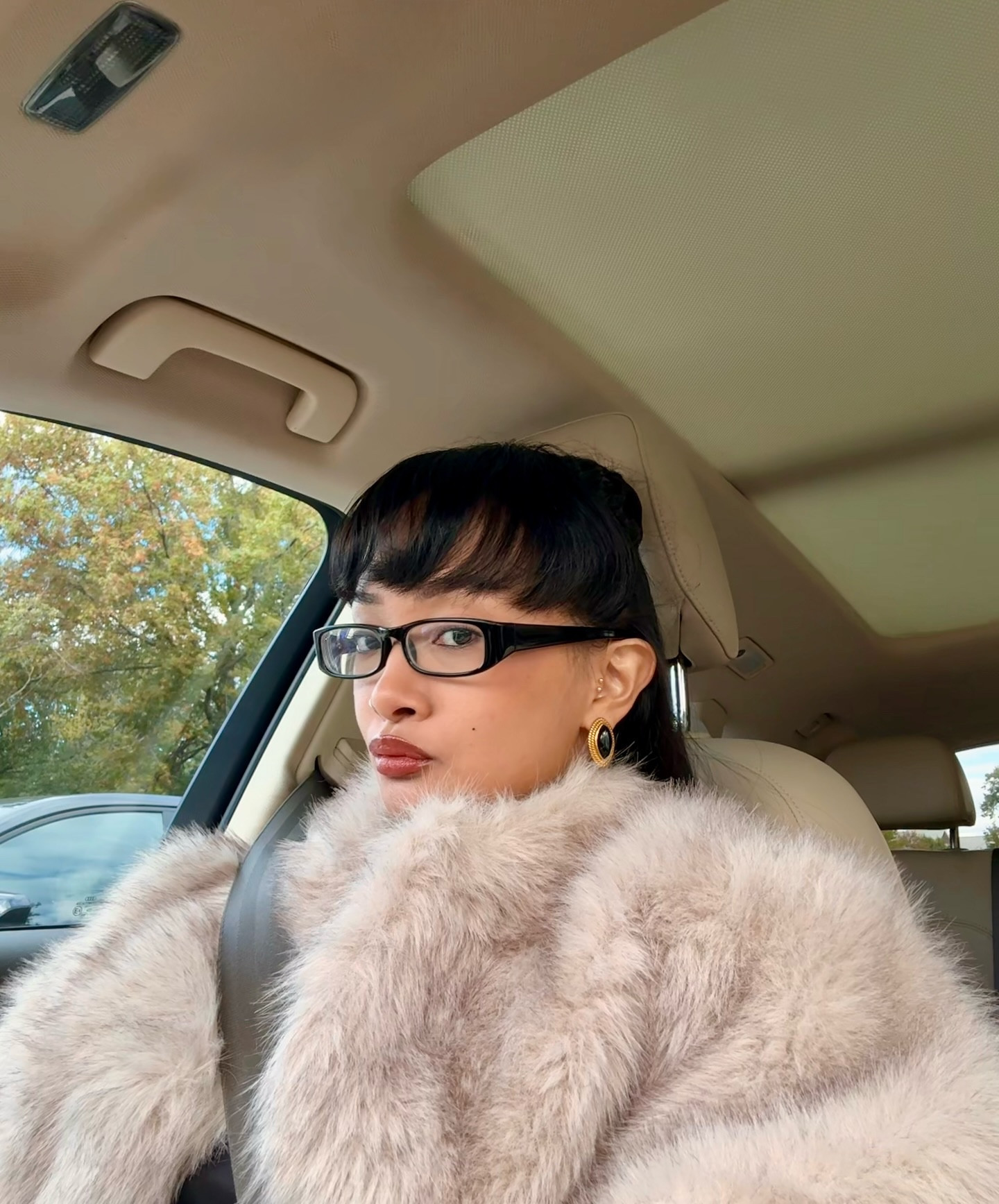 BRRR 🧸 💋 

🪶 fur coat @boohoo dc: ANISHAES
🖤 dress @micas.official dc: AnishaE12
🧦 tights @sheertex

🍽️ Marcellinos Seaport Boston MA

#LTKPetite #LTKdayinmylife #LTKBeauty