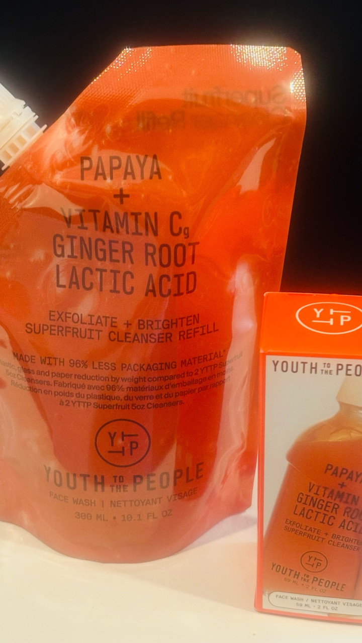 Sunshine in a bottle brought to you by @youthtothepeople 

SUPERFRUIT GENTLE EXFOLIATING CLEANSER is one of my favorites from YTTP.

☀️ This cleanser washes, exfoliates, & brightens all in one step
☀️ I use it every other day as a treatment to help skin turnover 
☀️ contains AHA + BHA Complex: Salicylic, glycolic, lactic + phytic acids
☀️Vitamin C + Yerba Mate brightens skin
☀️ Ginger Root + Papaya are superfood antioxidants 

I love that this company is committed to sustainable practices.  This refill came just in time to refill my bottle. 
Refill, Reuse, Repurpose Forever
Gifted by Youth to the People 
#yttp #cleanbeautyproducts #superfoodcleanser #exfoliateyourskin