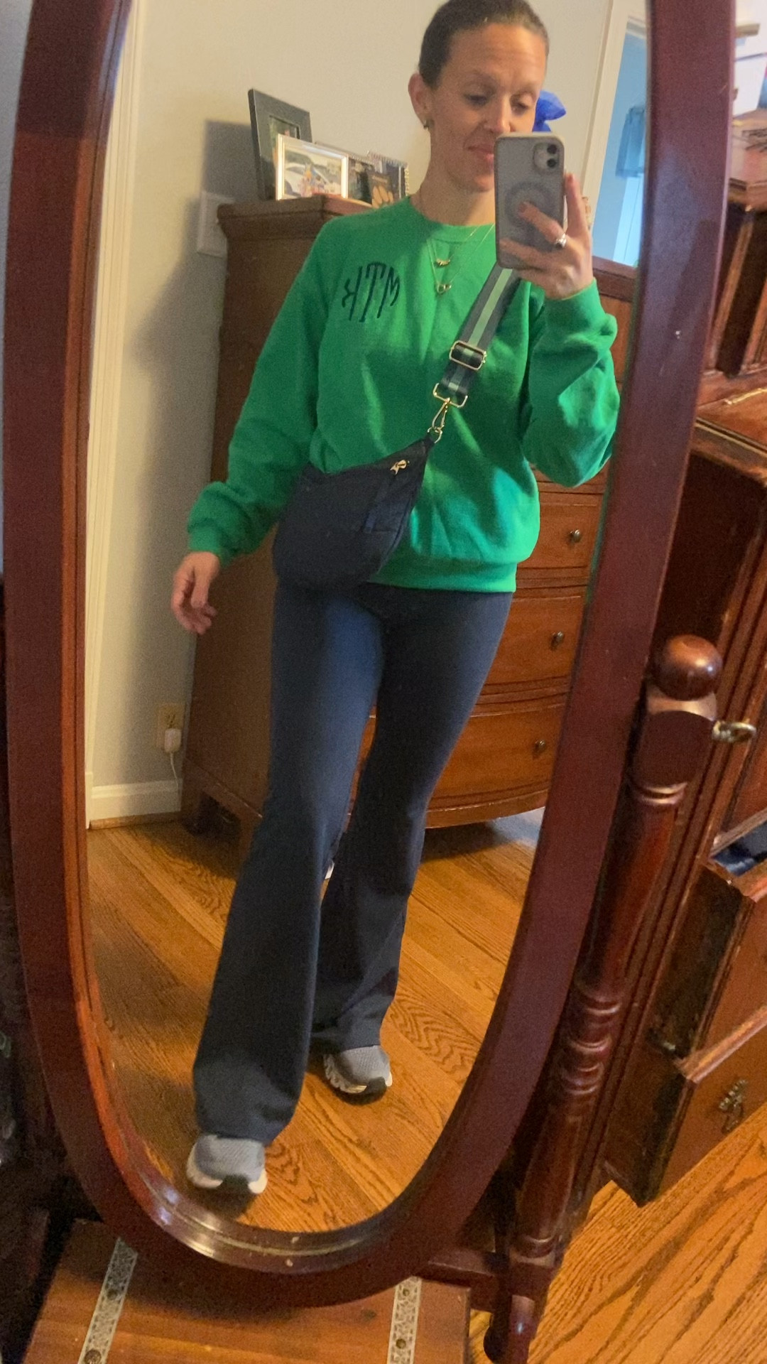 What I’m wearing to soccer - These pants say luxury with a buttery soft feel  at a very low price tag. My crossbody is always a win. And I love these monogram sweatshirts, I have two. 


#LTKootd #LTKmomlife #LTKActive #LTKU #LTKOver40 #target #unitedmonograms #amazon #under25 #budgetfriendly #salefinds #flareleggings #monogramsweatshirt #quiltedcrossbody #athleisure 

#LTKstorytime #LTKSaleAlert #LTKFindsUnder50