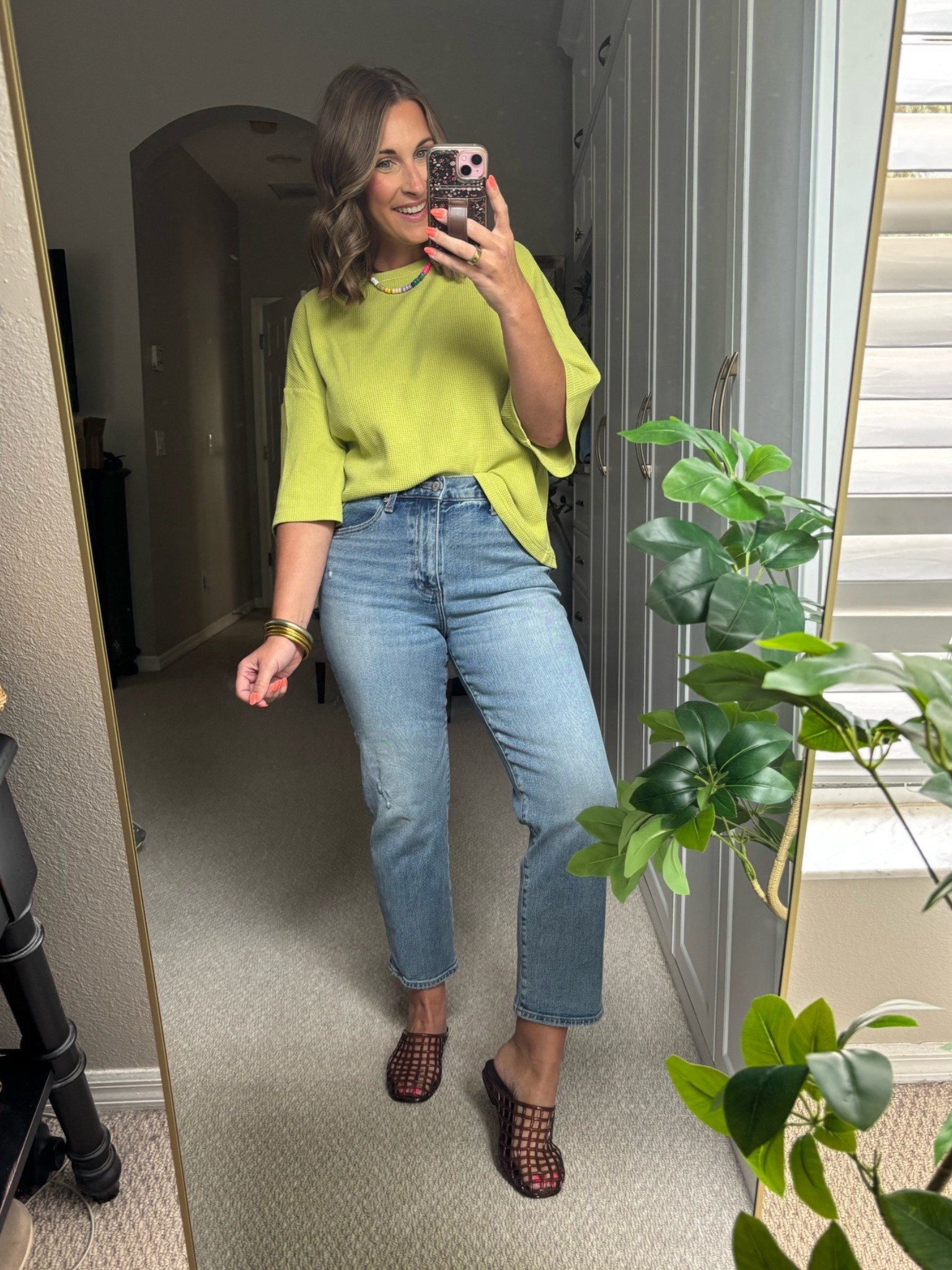 Updated version of jeans & a tee! This waffle top is part of a set & elevates this “basic” outfit 

Medium 
Size 29

#LTKootd #LTKgrwm #LTKSaleAlert