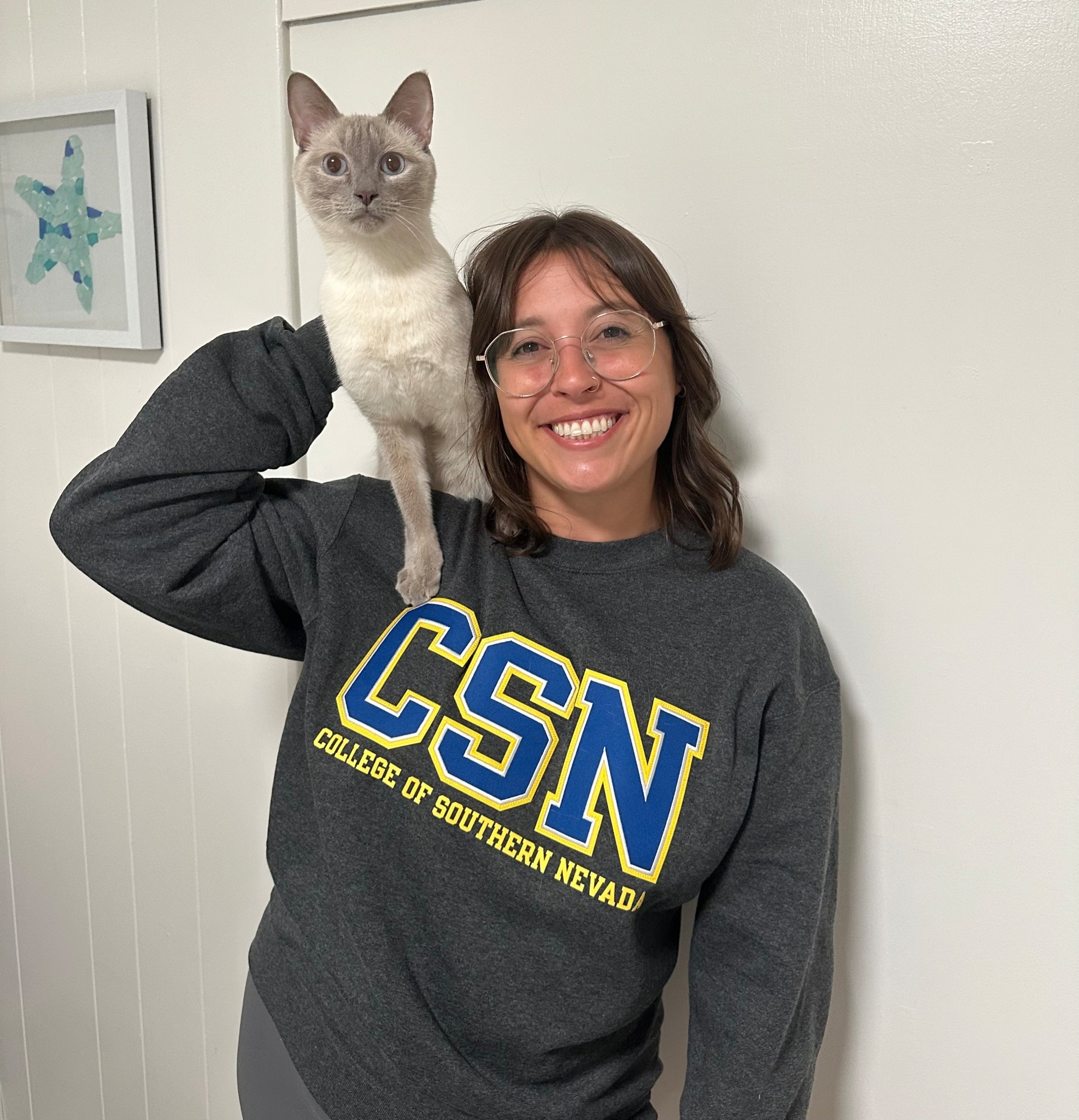 College girlie and her cat❤️

#LTKPets #LTKTravel #LTKWorkwear
