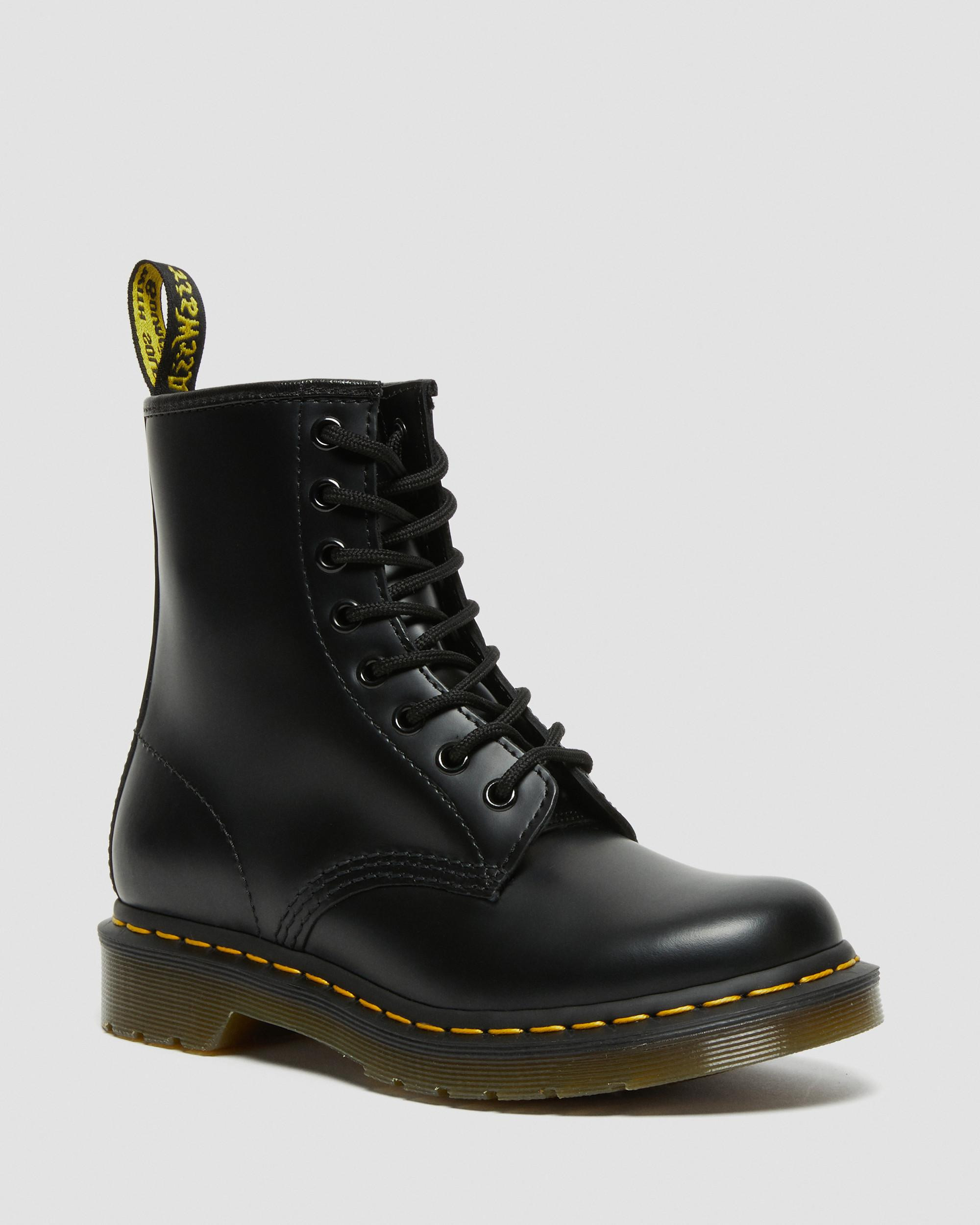 1460 Women's Smooth Leather Lace Up Boots in Black | Dr. Martens | Dr. Martens