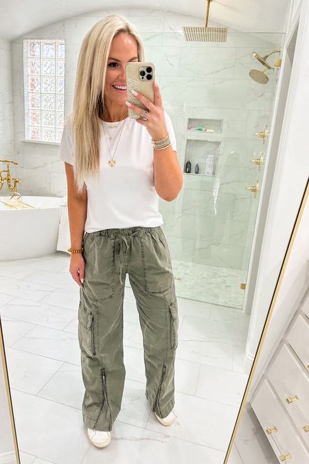 Abercrombie cargos you need!! The best most flattering fit!! I love the stretch tie waist and pockets that don’t flare out on the hips! Run tts! 