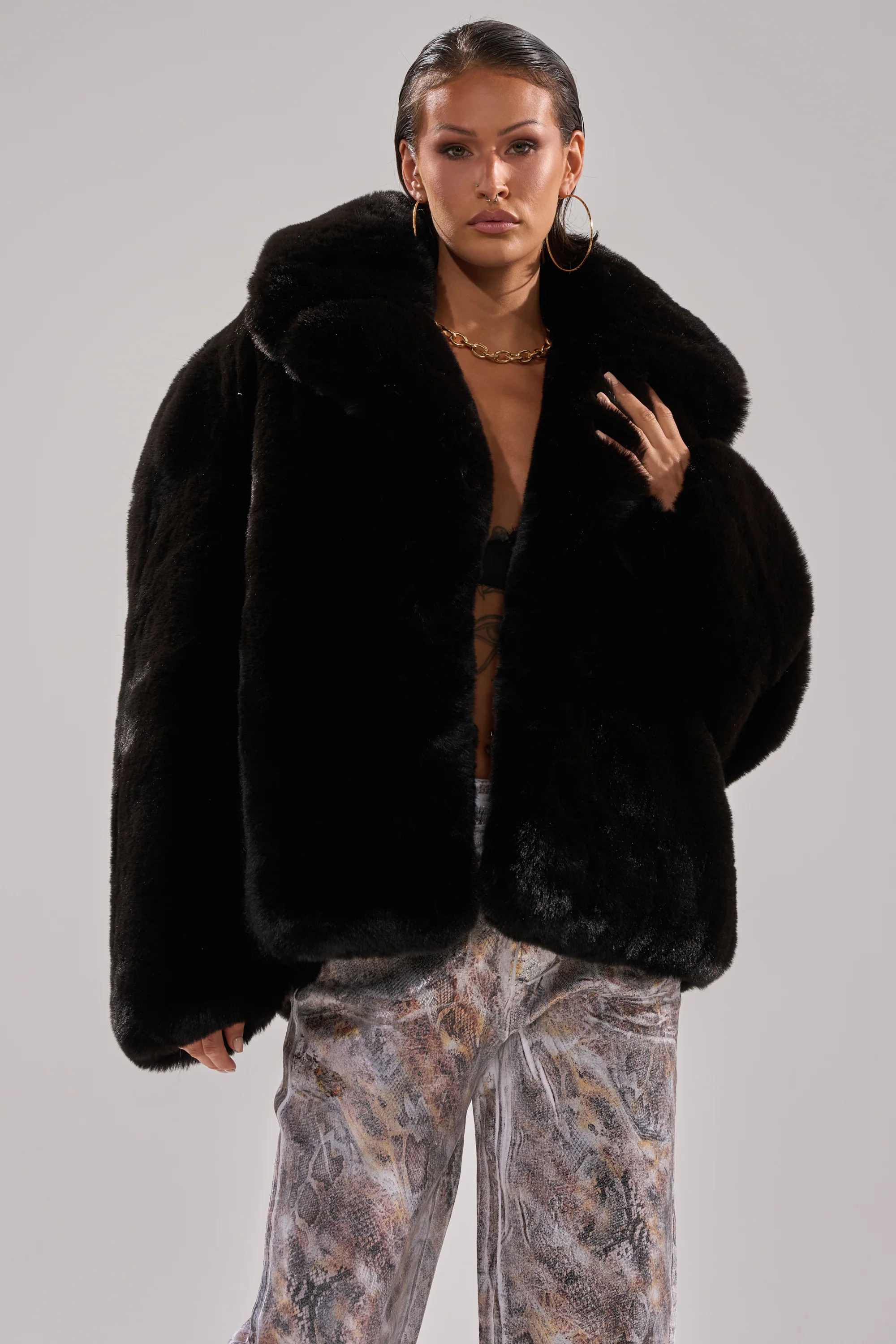 AKIRA No Looking Back Faux Fur | Black | Size Small/Medium | AKIRA