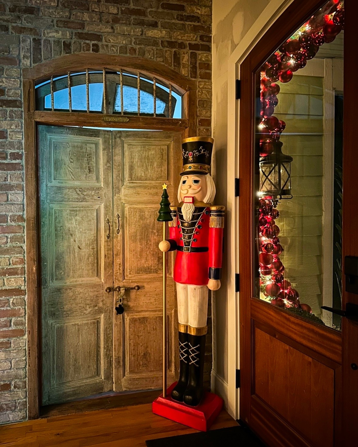 Got this awesome nutcracker to greet guests this holiday season! Perfect for adding festive charm to your home. Linked we have some inspired options!🌟

#Christmas #ChristmasDecor #WhiteChristmas #TraditionalChristmas #VintageChristmas #CallSignDesign #Vintage #Luxury #InteriorDesign #InteriorDecorating #Elegance #Chandelier #OldWorldCharm #DesignStyle #CastleCore #OldWorldCharm  #SimpleSwaps