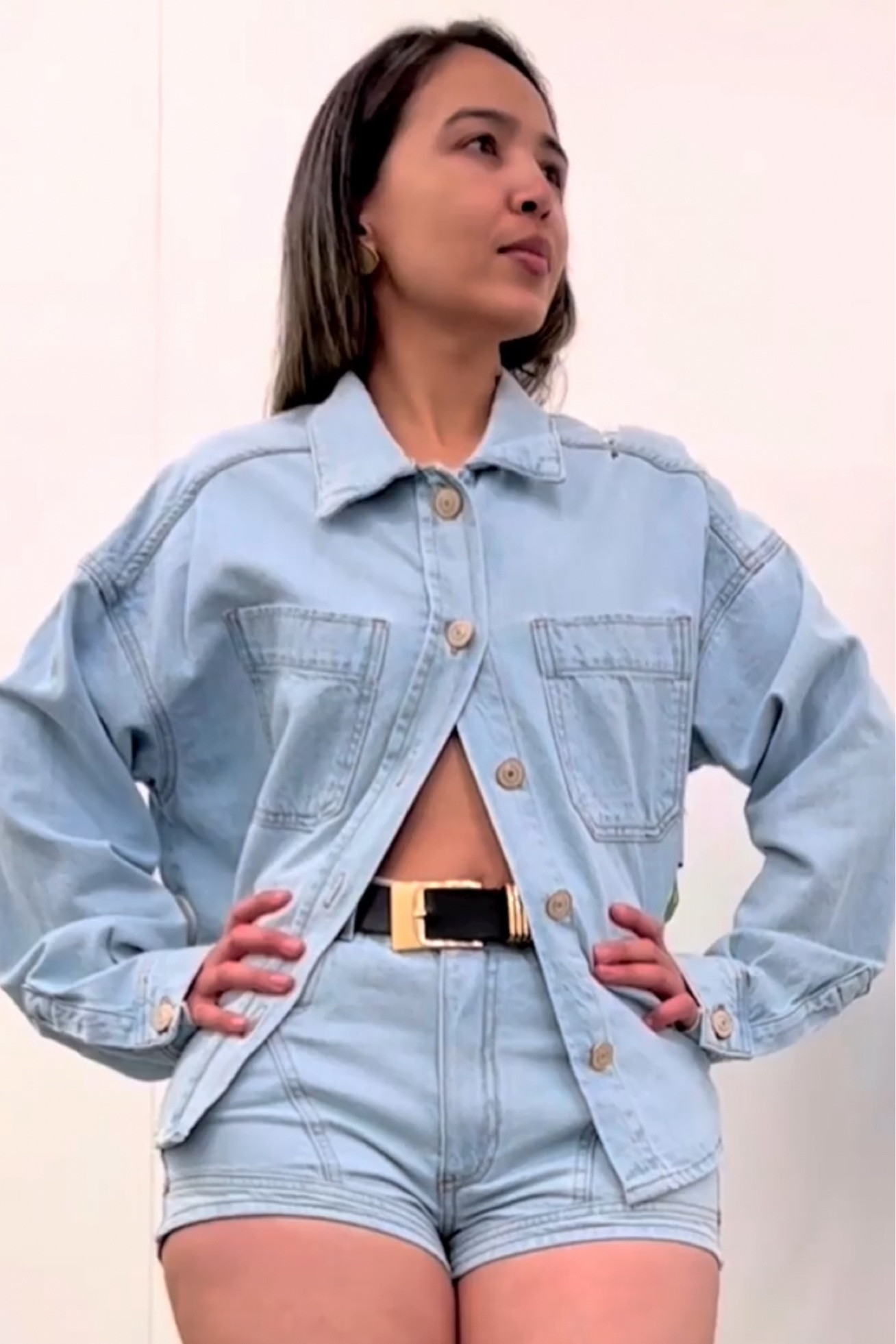JeansJeansJeans

Os looks total jeans estão super em alta, aproveite para investir na tendencia mais atemporal que existe, pois o jeans nunca sai de moda.

#LTKbrasil