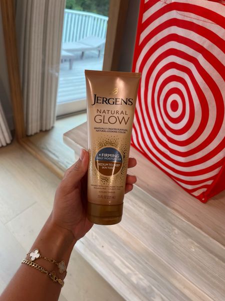 #Ad There’s no better feeling than a fresh nice tan! Thanks to #JergensPartner & #TargetPartner I can keep my tan year round. I’ve loved the Jergens Natural Glow Moisturizer since I was in middle school! Make sure to check it out in store or online @Target @JergensUS #target


#LTKbeauty #LTKstyletip #LTKswim