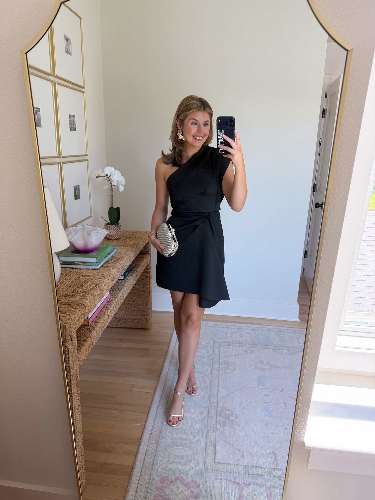 Affordable lbd for spring and summer! Wearing a S