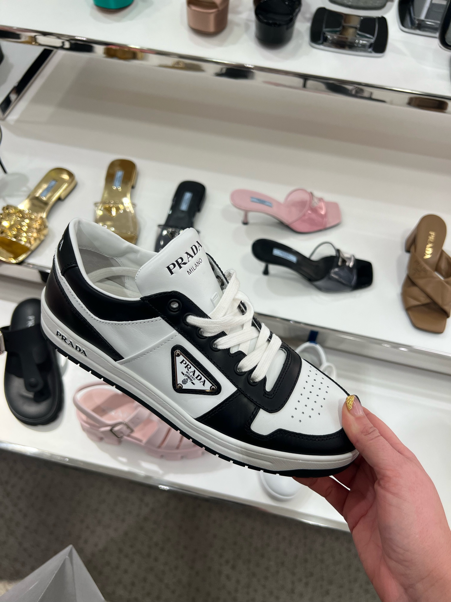 These are extremely comfortable! Linking in several colors!

Spring shoes, fall shoes, tennis shoes, golden goose, Alexander, McQueen, designer, shoes, designer, purse, 

#LTKshoecrush #LTKSeasonal #LTKitbag