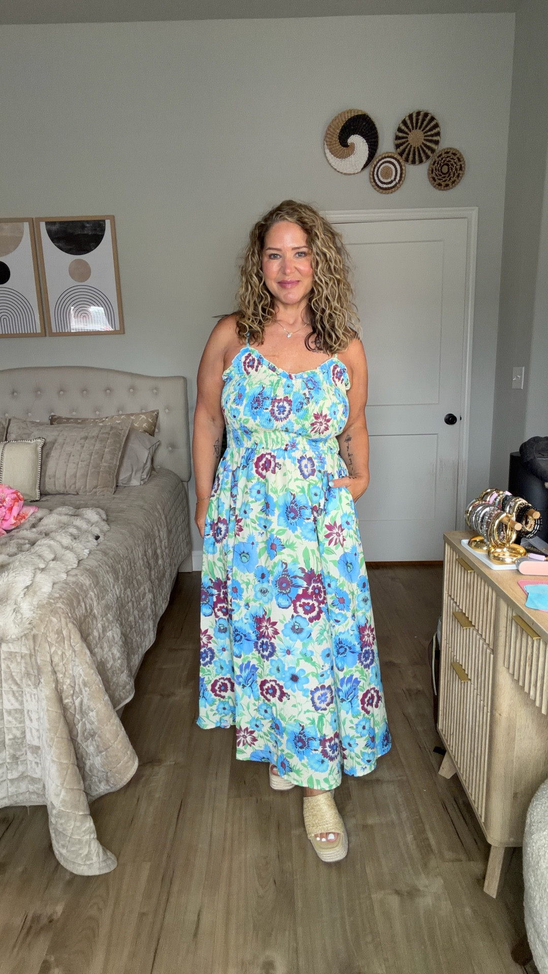 Size large in everything 
Shoes tts 

#LTKPetite #LTKOver40 #LTKMidsize