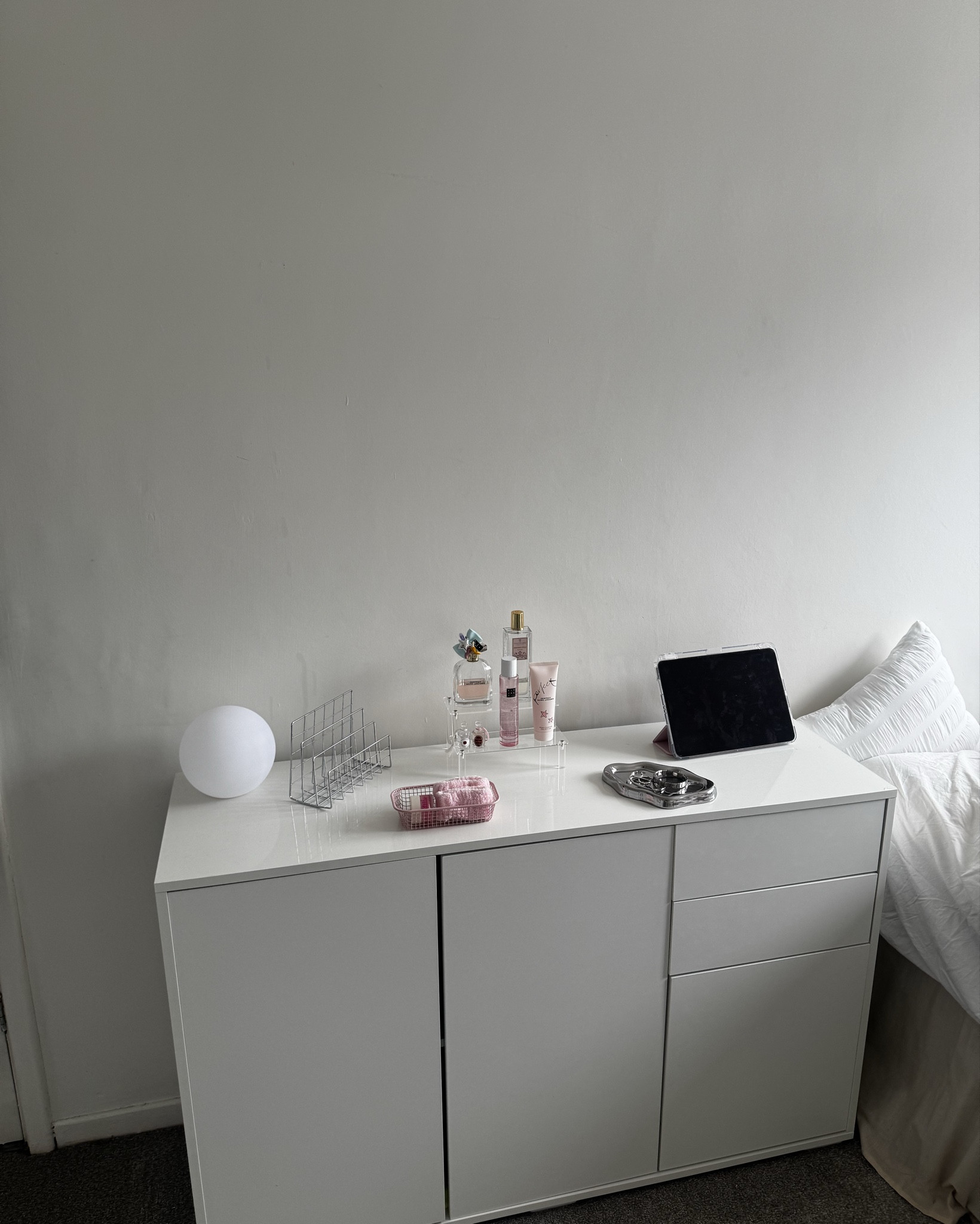 White sideboard bedroom design

#LTKhome #LTKuk #LTKsale