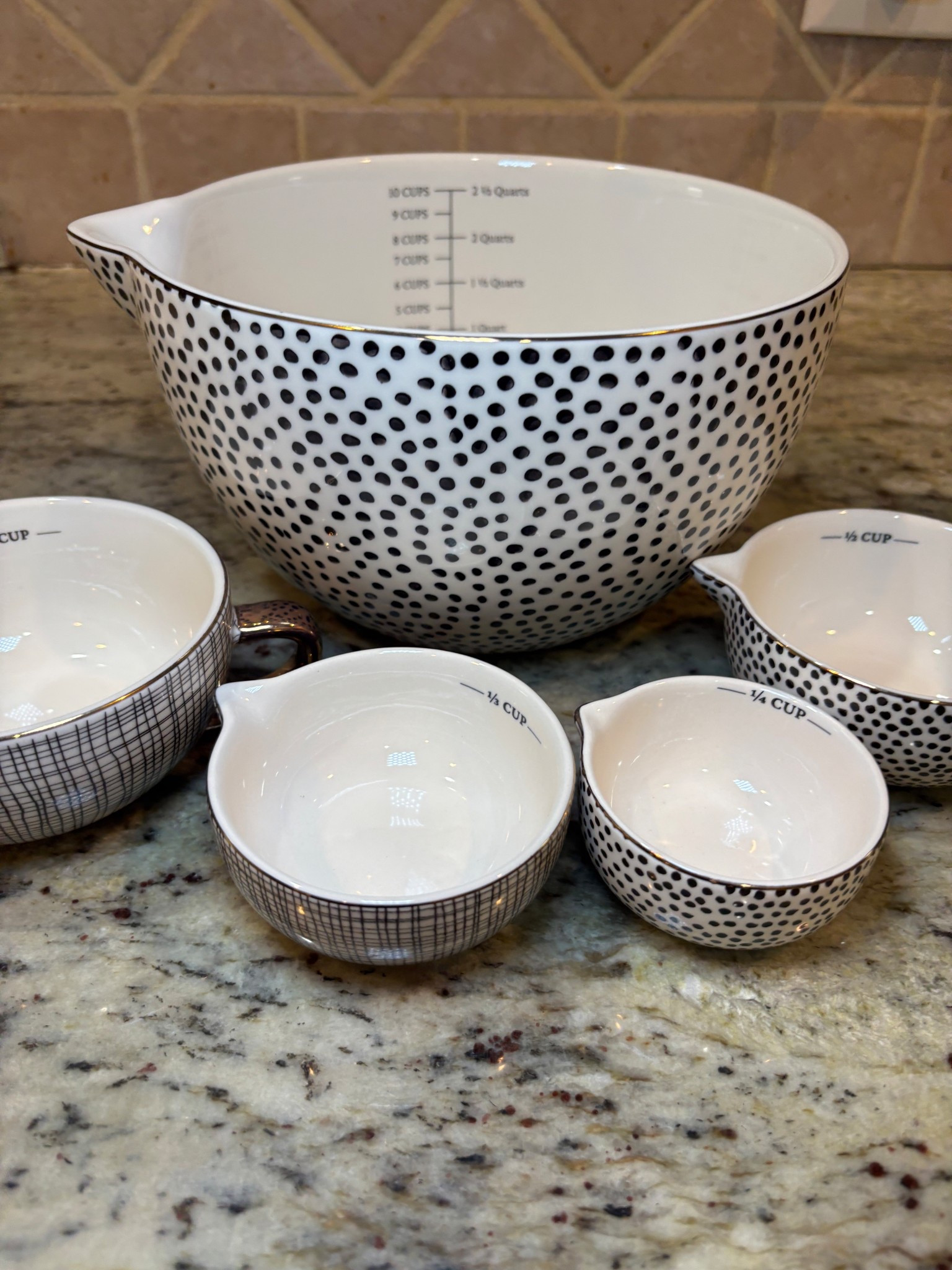 Ceramic mixing bowl set! Love them! 🩷

#LTKfoodie #LTKHome #LTKWedding