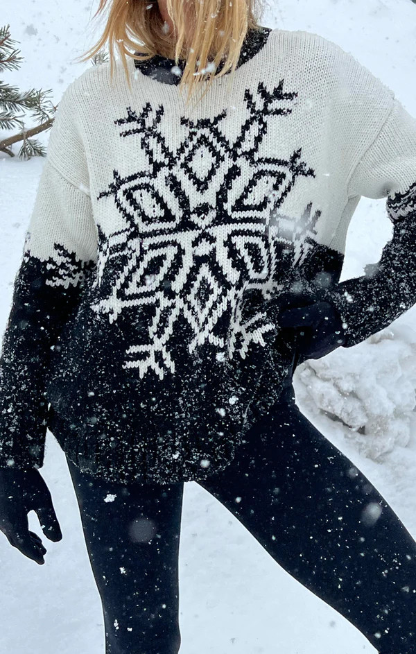 Stowe Sweater ~ Snowflake Knit | Show Me Your Mumu