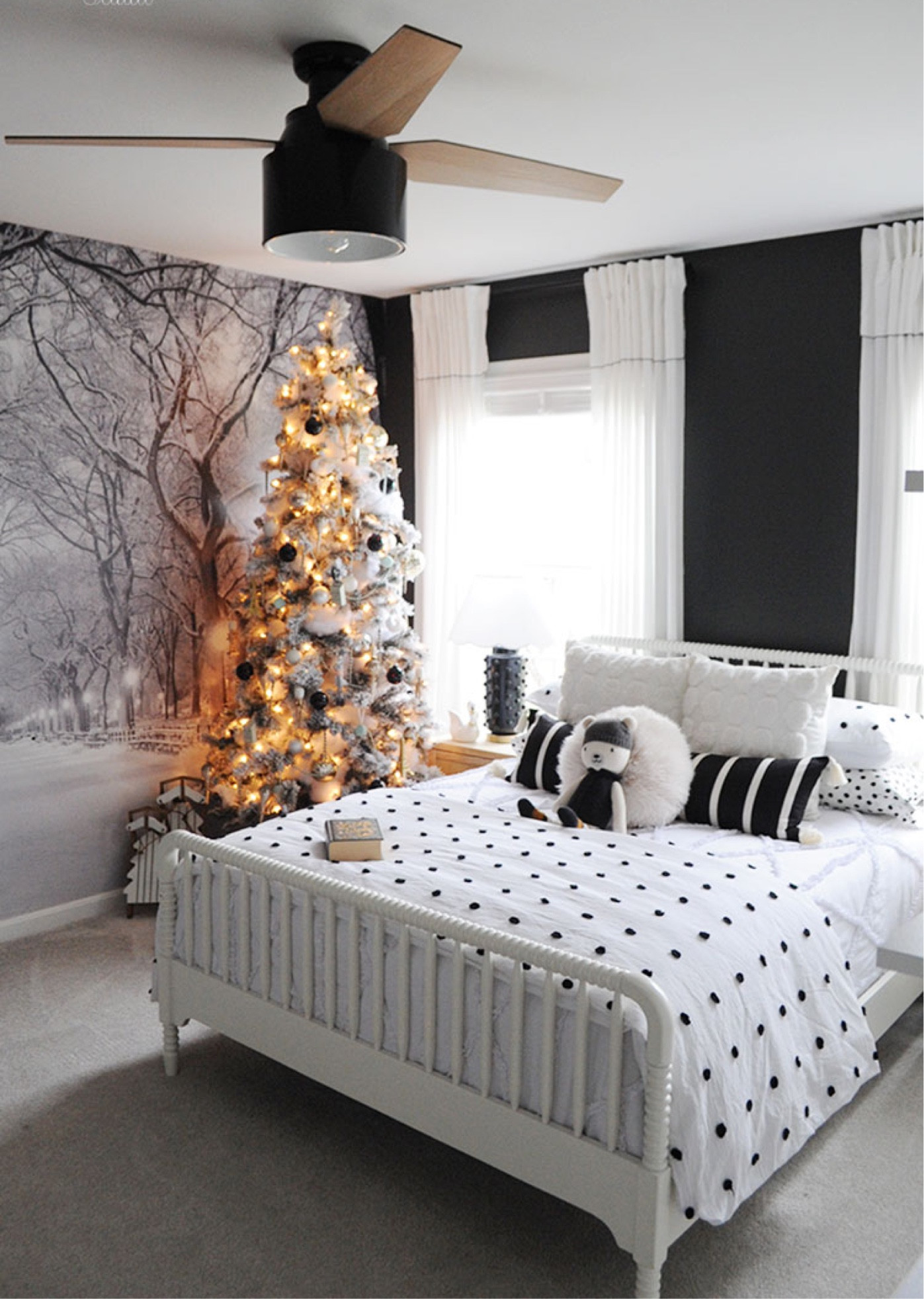 Lillies room ready for Christmas… #christmas #christmasteenroom #christmastree #flockedchristmastree

#LTKHoliday #LTKSeasonal #LTKhome