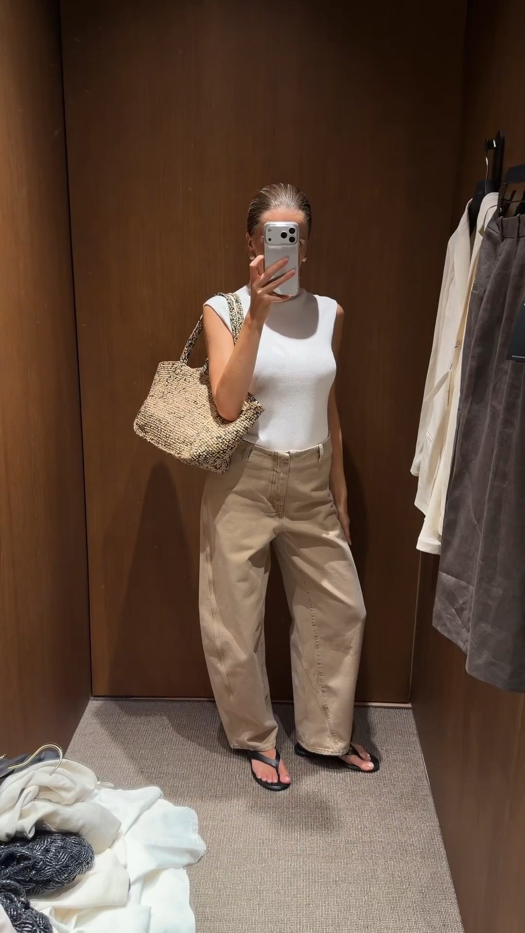 Such a chic but cool pair of jeans 🤌🏼 I’m wearing size 34

#LTKootd
