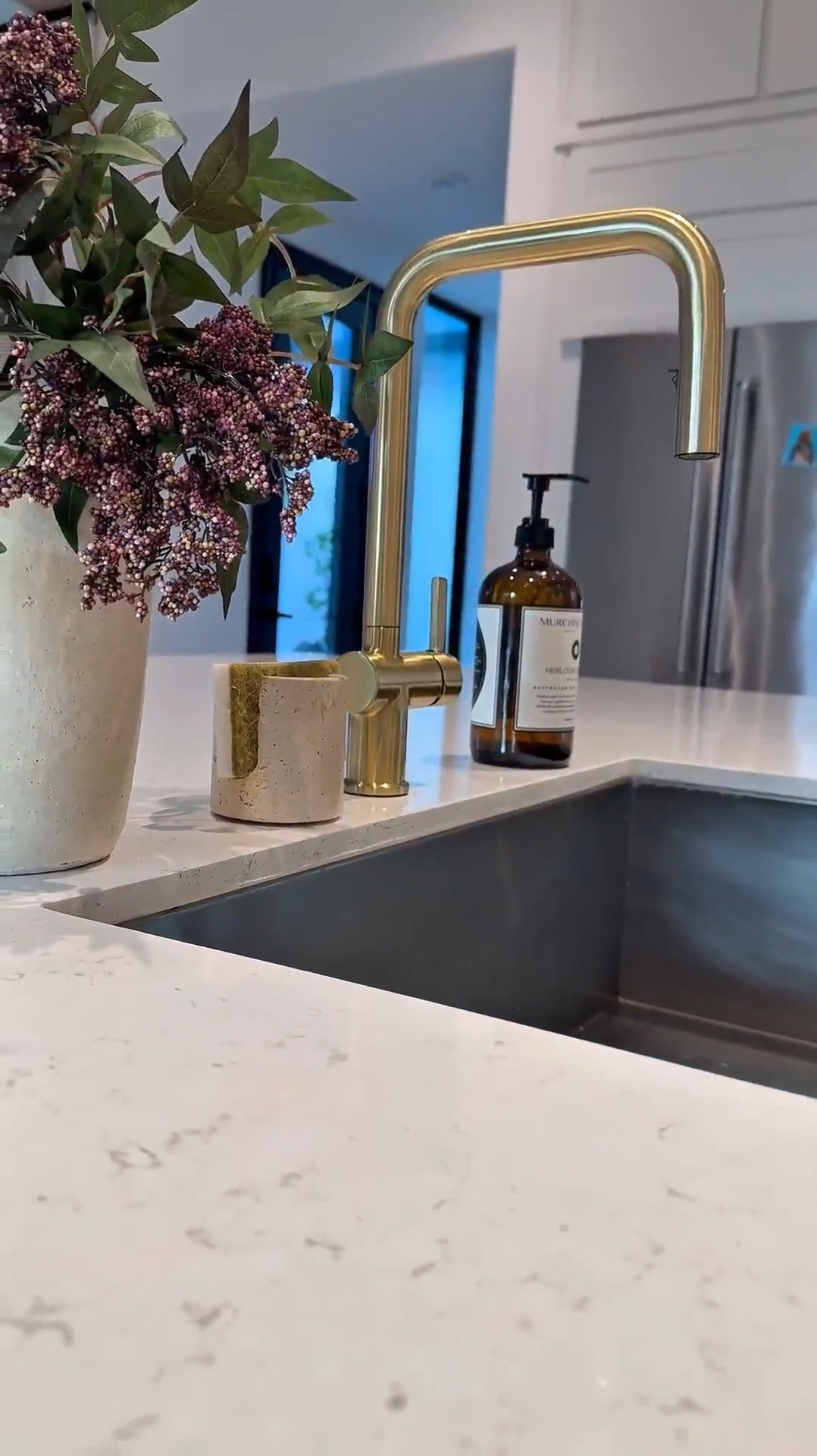 This kitchen faucet truly impressed me! ✨ The chrome finish gives such a clean, modern touch, and the pull-down sprayer works flawlessly — a perfect blend of style and quality for any kitchen. 

💧 Everything’s linked for easy shopping! 

#KitchenEssentials #AmazonFinds #LTKHome #HomeUpgrade #ModernKitchen

#LTKHome #LTKStyleTip #LTKSaleAlert