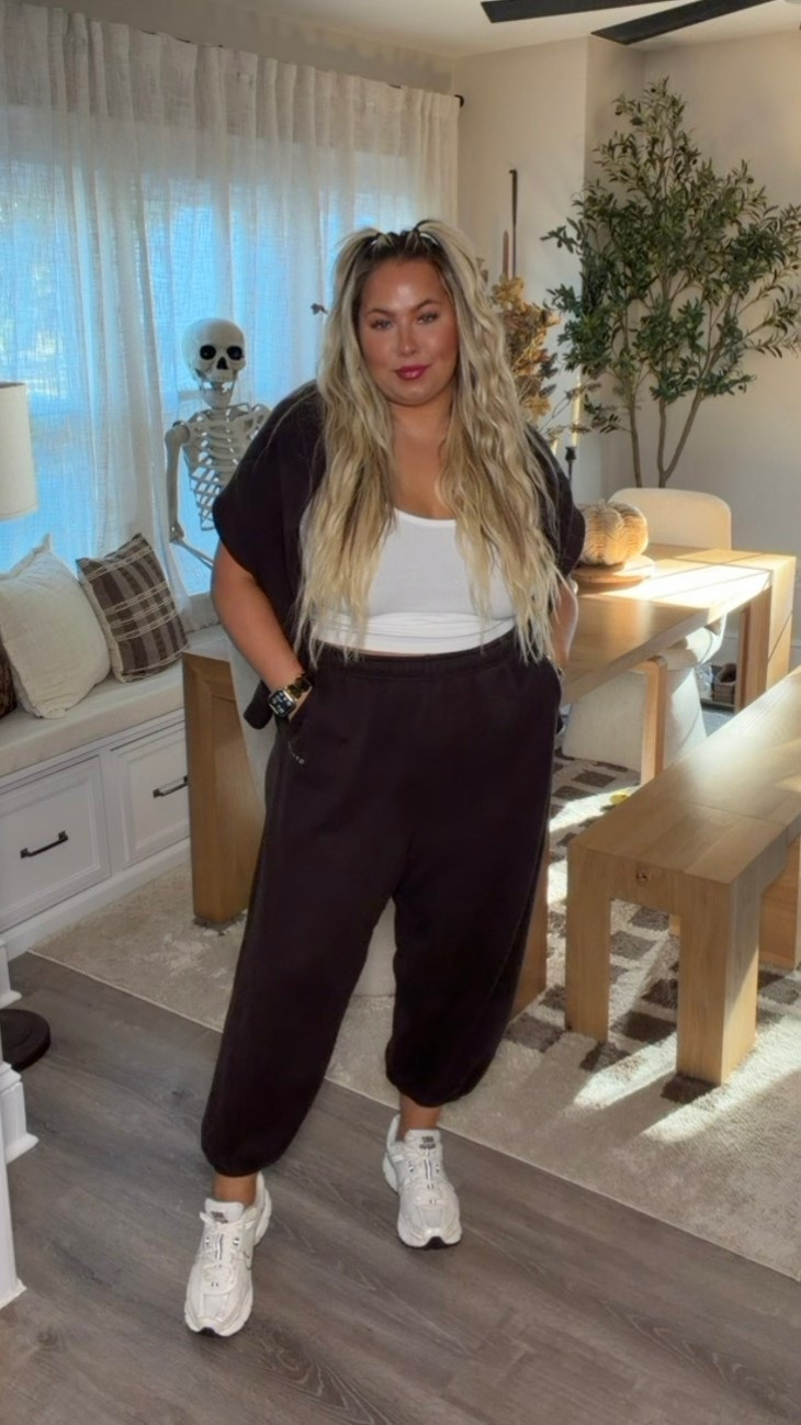 31 DAYS OF FALL FITS 🍂 

OUTFIT 6
XL SWEATSHIRT(brown sold out)
XL LONG PANTS
SHOES TTS

fall fashion, midsize, fall fits, outfit series, fashion series, curvy fashion, tall fashion, plus size, easy outfits, comfy outfits, trendy outfits, capsule wardrobe, workwear, weekend, chic, outfit formulas, Pinterest inspired, aerie finds, aerie fashion, Nike, athletic wear, matching sets, sweat set

#LTKMidsize #LTKFindsUnder50 #LTKSaleAlert