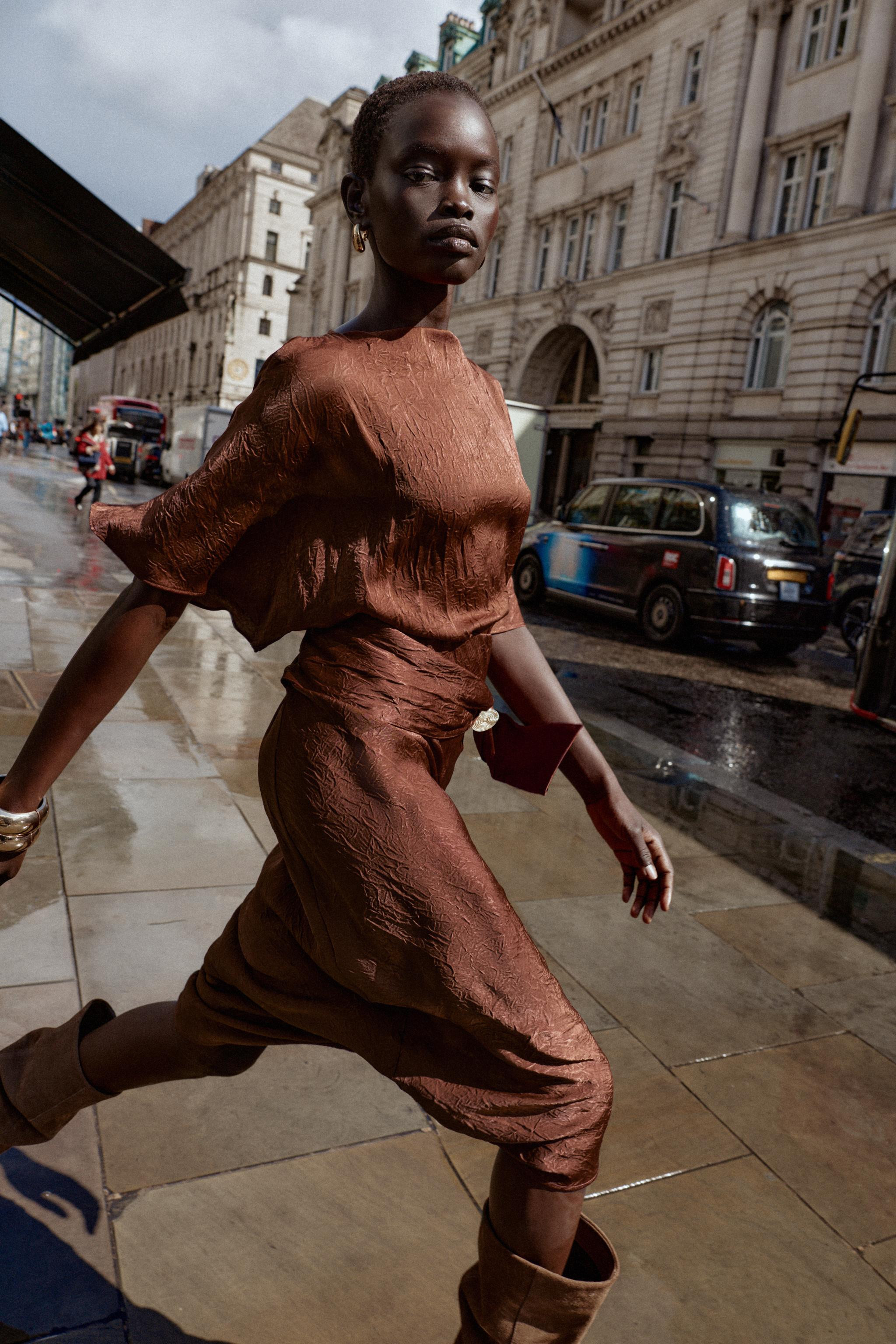 SATIN CRINKLE EFFECT MIDI SKIRT | Zara US