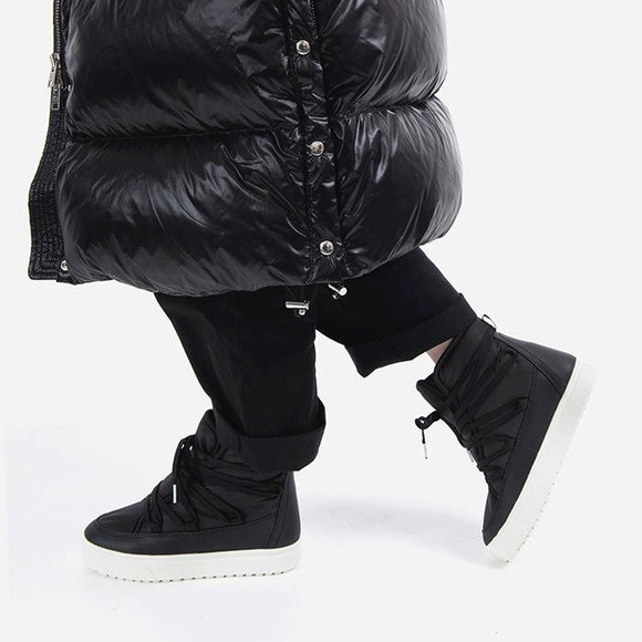 Women’s Chamonix celestial strider boot | Poshmark