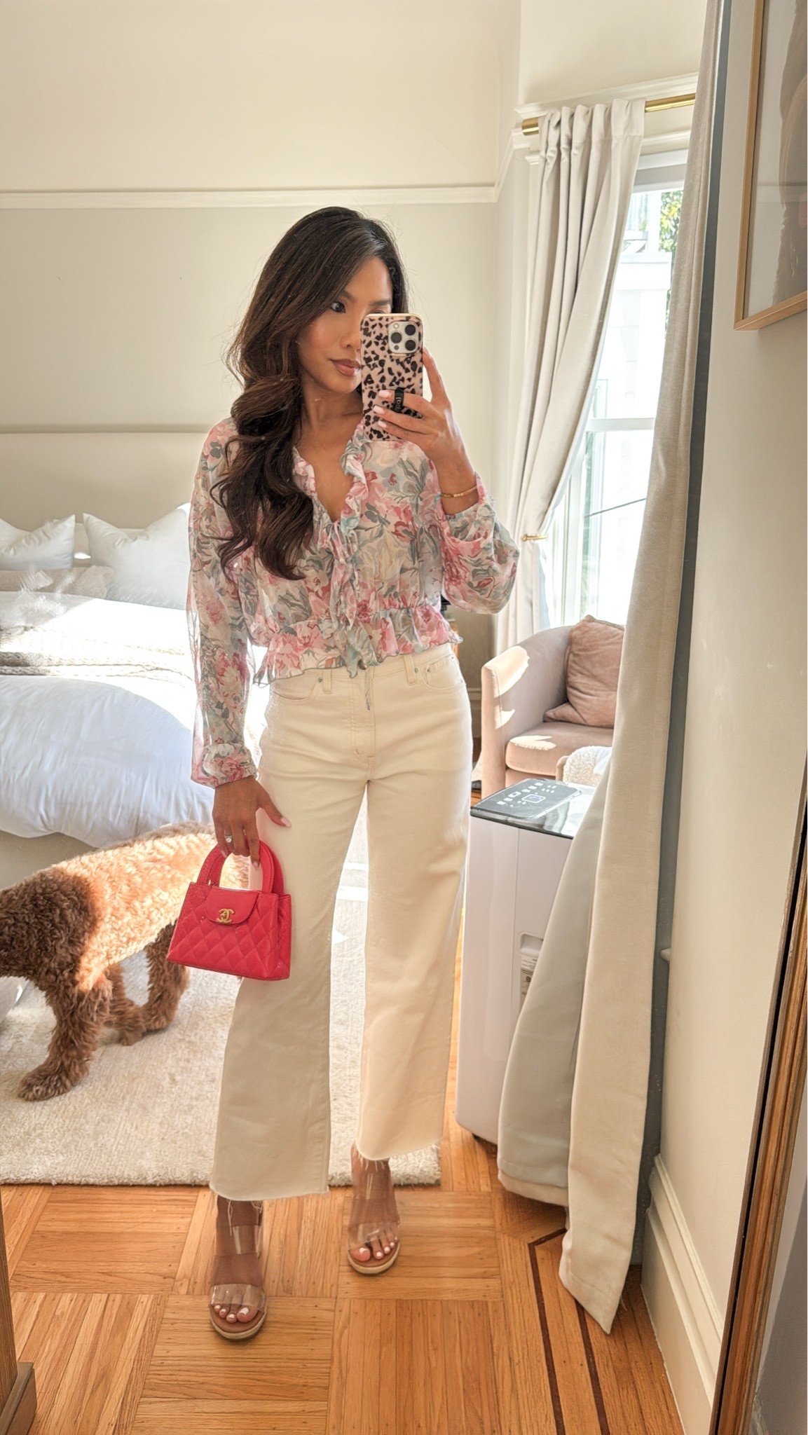 Fav off white jeans!! Petite friendly without hemming and at the regular inseam bc they’re a cropped style 

Sizing:
Top - tts, xs
Off white jeans - tts, 25 standard and it hits at the ankle with the crop style
Wedges - sized up 1/2 size

#LTKootd #LTKPetite