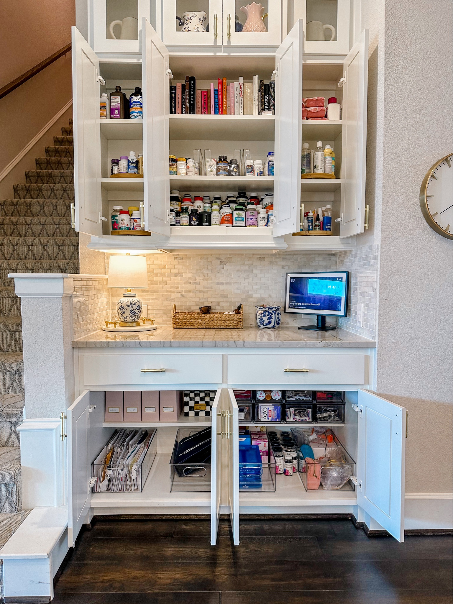 The medicine cabinet organization