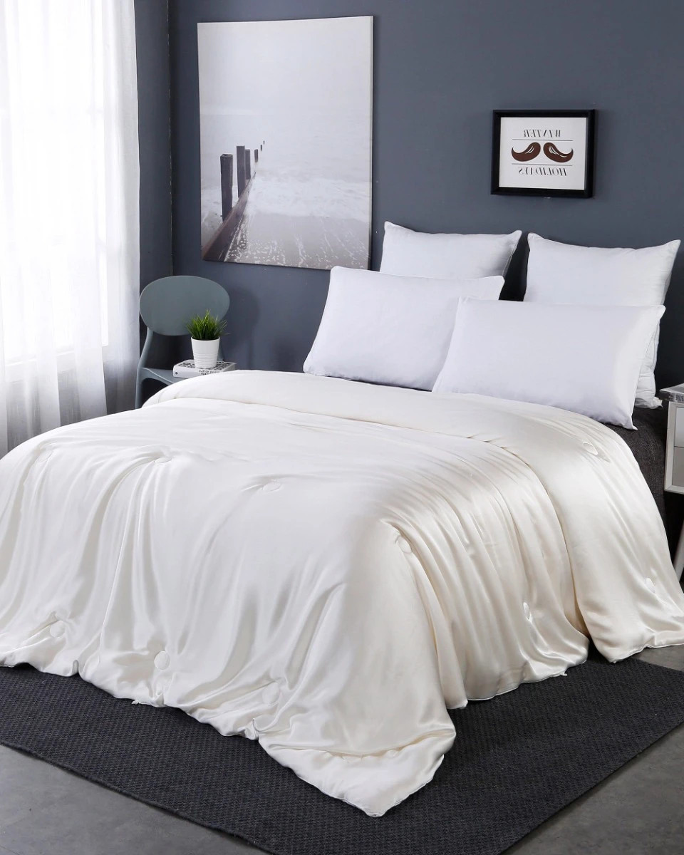 All Season Silk Comforter | LilySilk