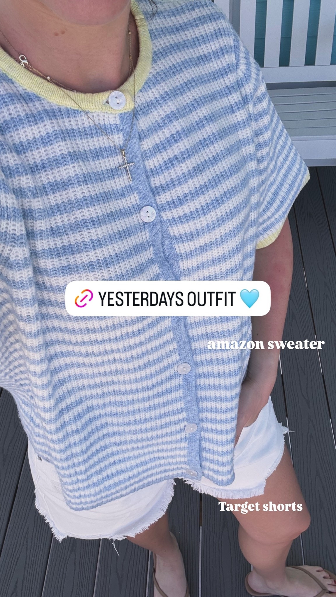 amazon sweater Target shorts

Size M in sweater
Size 6 in shorts 