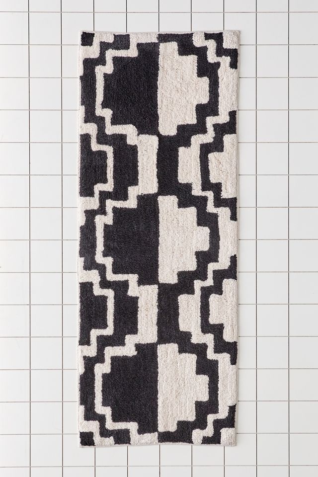 Esme Runner Bath Mat | Urban Outfitters (US and RoW)