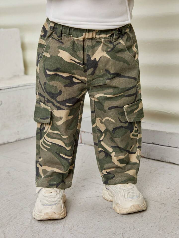 Baby Girl Camo Print Flap Detail Jeans | SHEIN