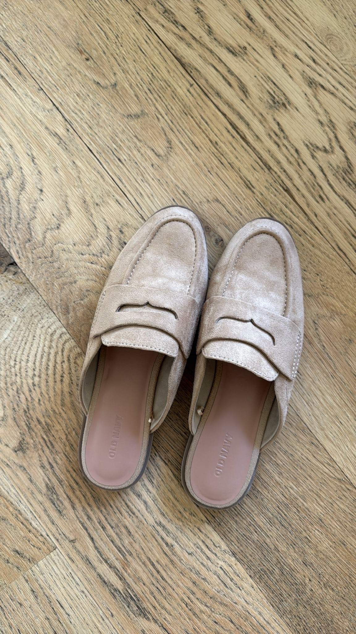 Just snagged these at old navy for 40% off !! On sale for $20! I sized up half

#LTKdayinmylife #LTKmomlife #LTKootd