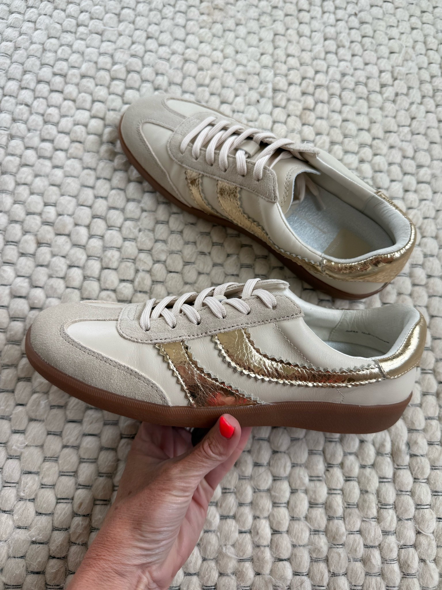 Dolce vita 
New arrivals 
Sneakers 
Leather sneakers
#ad
@dolcevita
