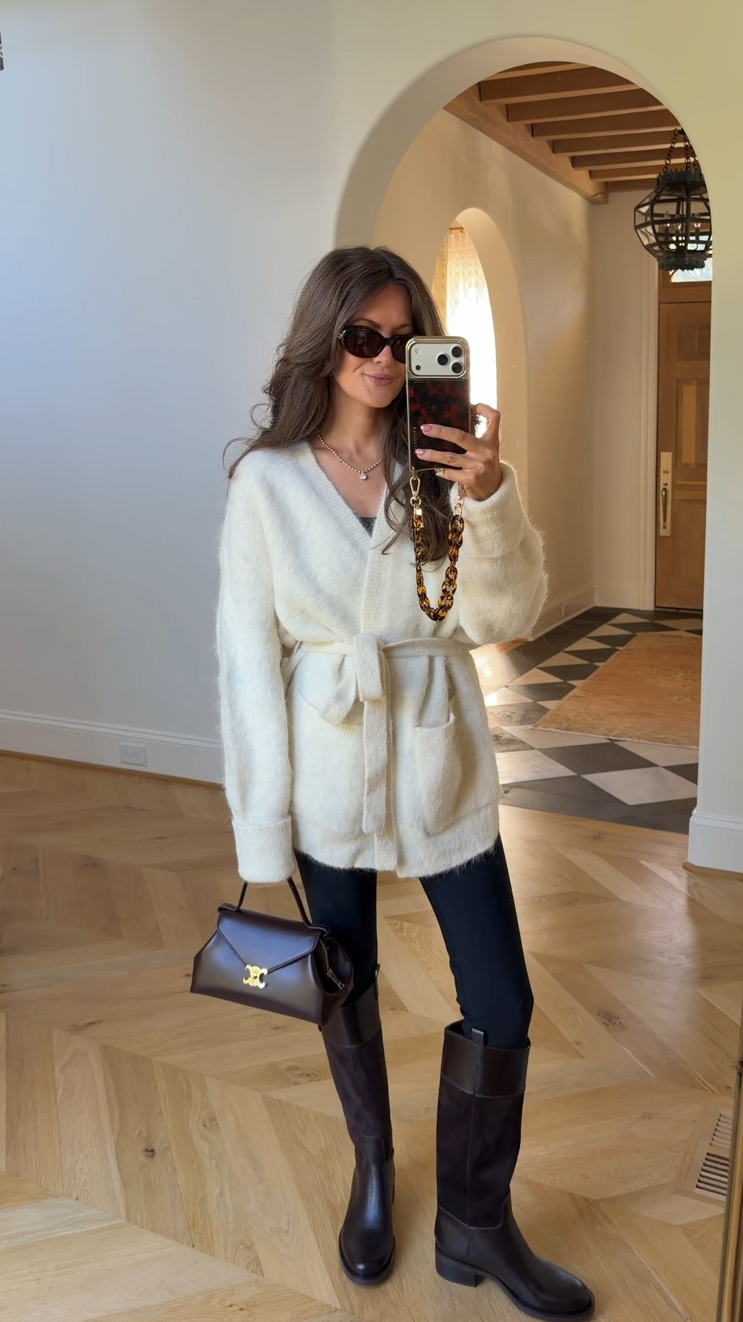 Fall outfit 🤎

#LTKootd #LTKmomlife #LTKSeasonal