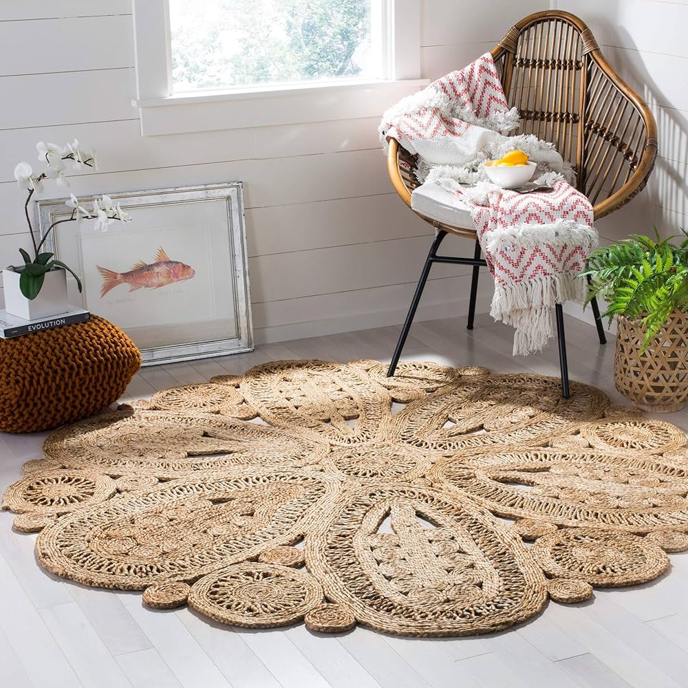 SAFAVIEH Natural Fiber Collection Area Rug - 5' Round, Natural, Handmade Boho Charm Farmhouse Jut... | Amazon (US)