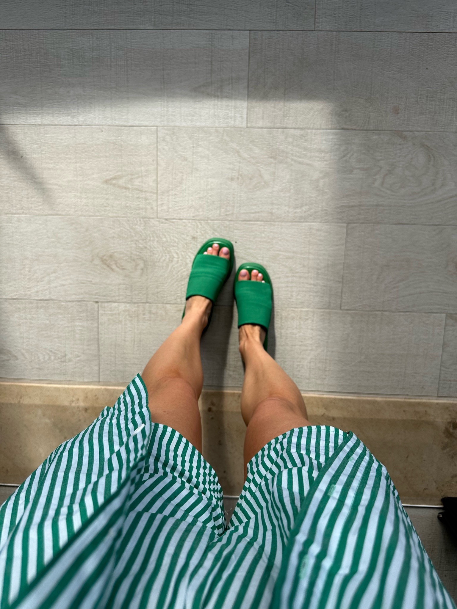 steve madden slinky slide 
amazon stripe set 

#LTKunder100 #LTKtravel #LTKstyletip