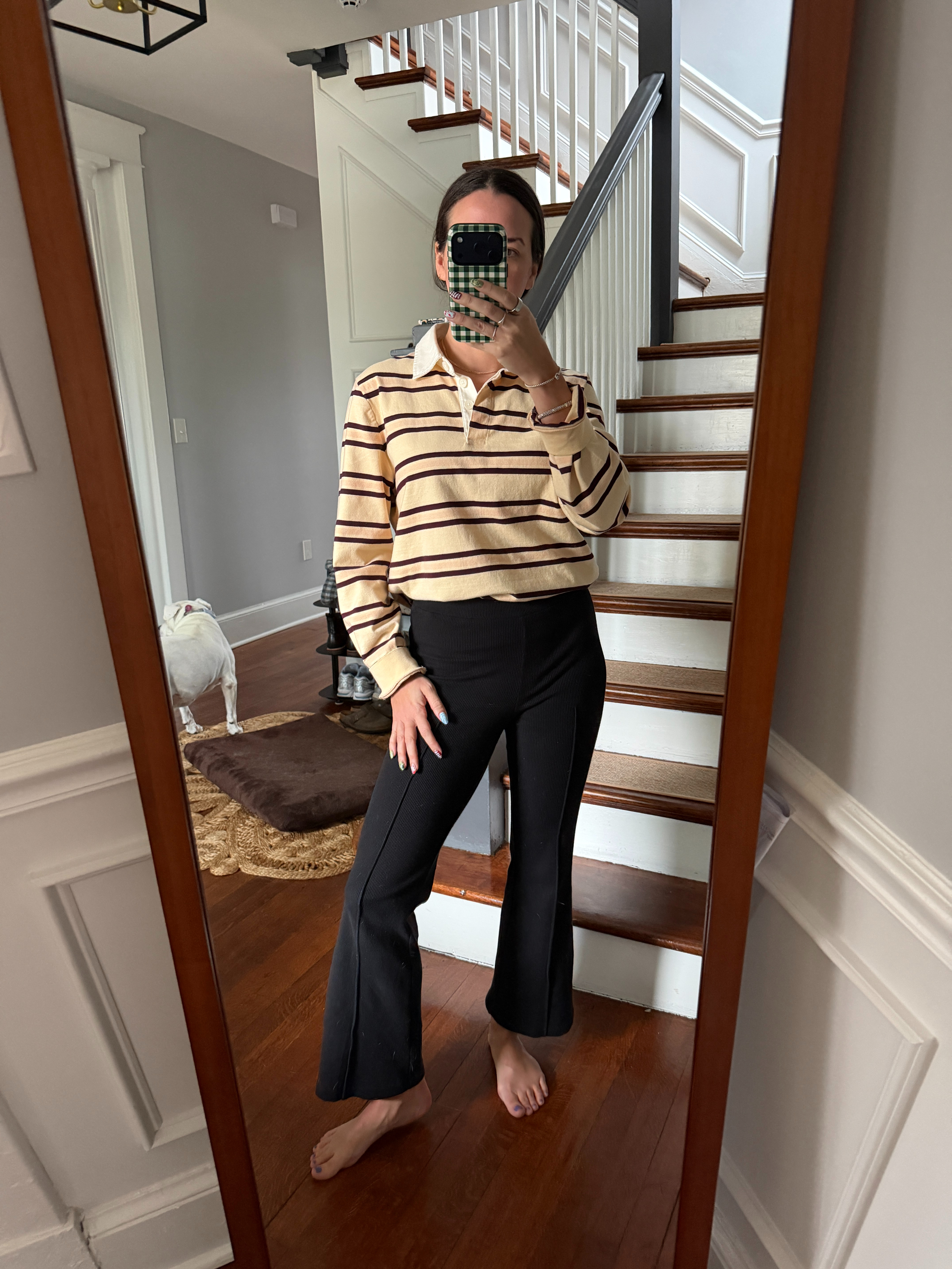 My favorite @jcrew rugby top in yellow stripes and my black @donni kick flare pants to work from home.

work from home. casual outfit. what i wore. spring working outfit. 

 

#LTKootd #LTKSaleAlert #LTKWorkwear