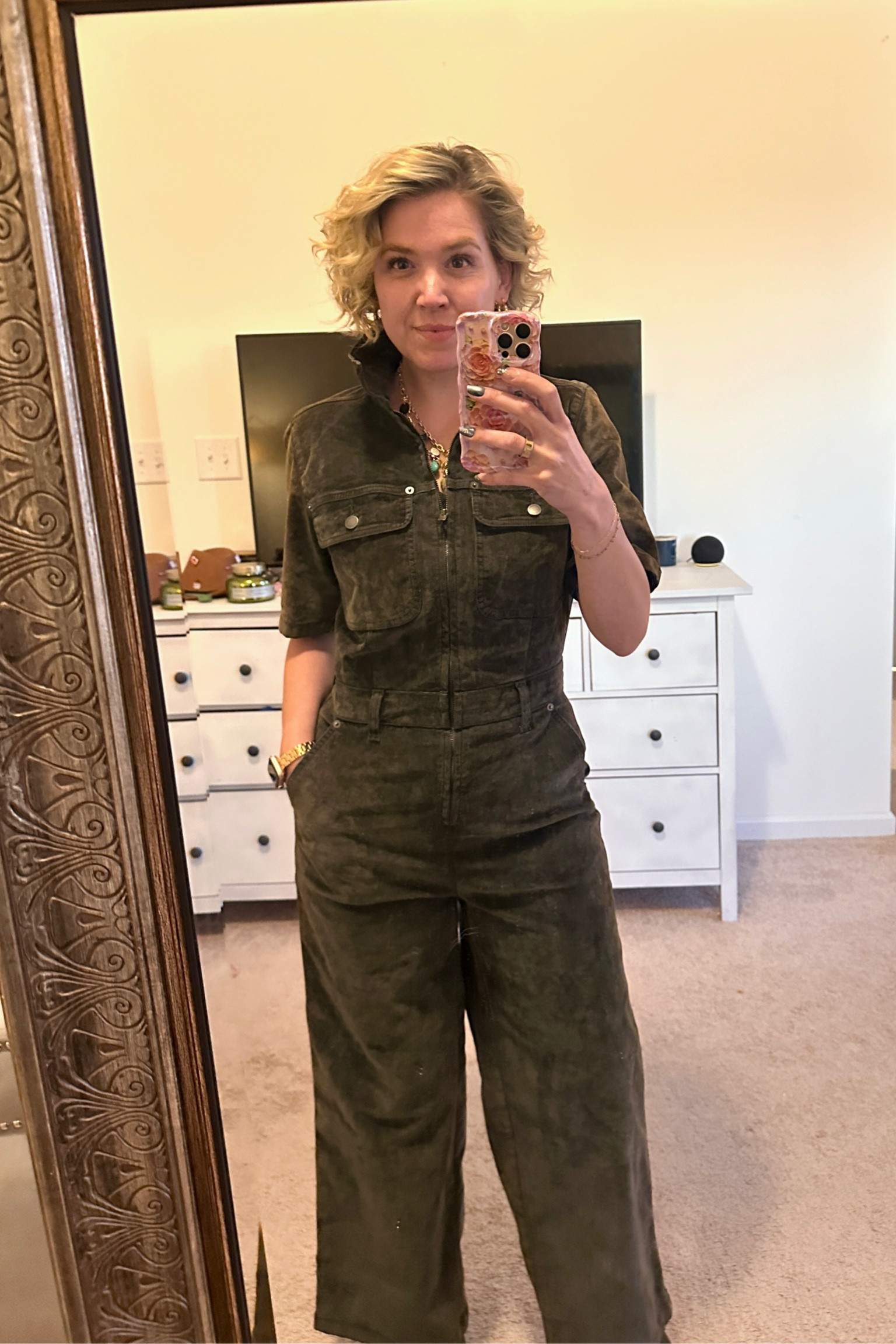 Nashville outfit option: dark green crushed velvet jumpsuit from Target. Pairing it with pointed boots. TTS or size down one. Super flattering on an hourglass figure as it hugs my waist but is wide legged.

#LTKSeasonal #LTKFindsUnder50 #LTKMidsize