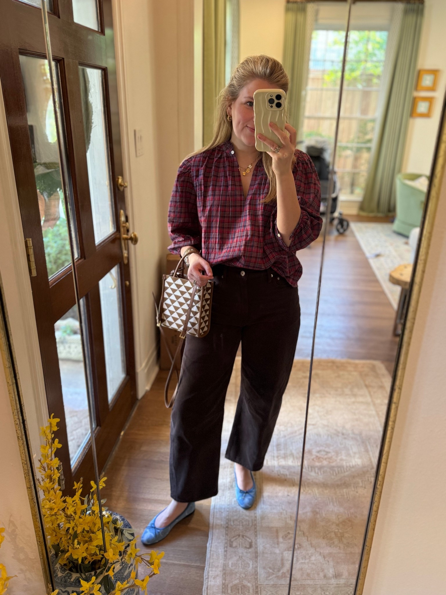 Plaid blouse
Brown barrel leg jeans
Chanel denim flats 
Prada bag 

Everything is tts