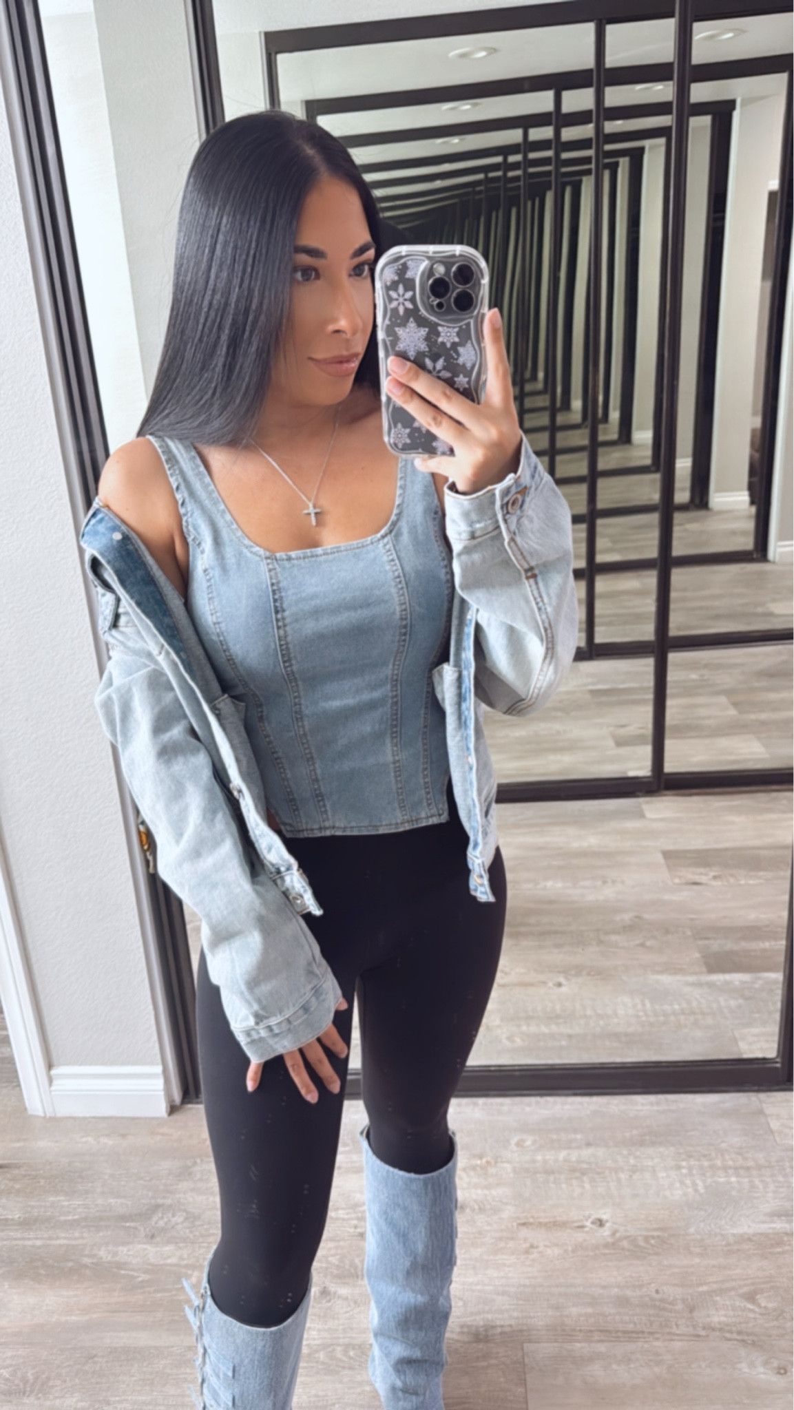 It’s giving early 2000’s 

#LTKSeasonal #LTKFindsUnder100 #LTKStyleTip