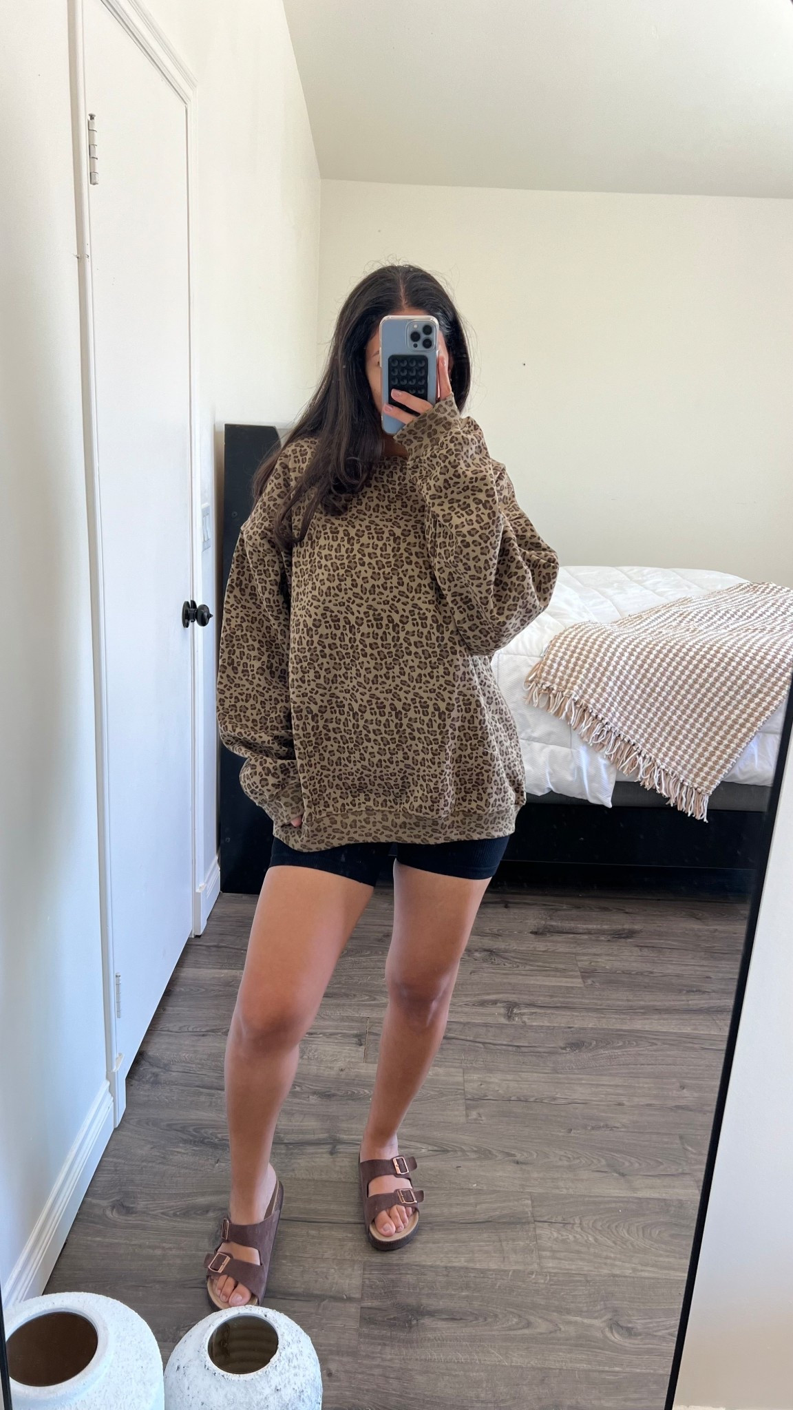 Oversized sweater casual look

#LTKSeasonal #LTKStyleTip #LTKFindsUnder50