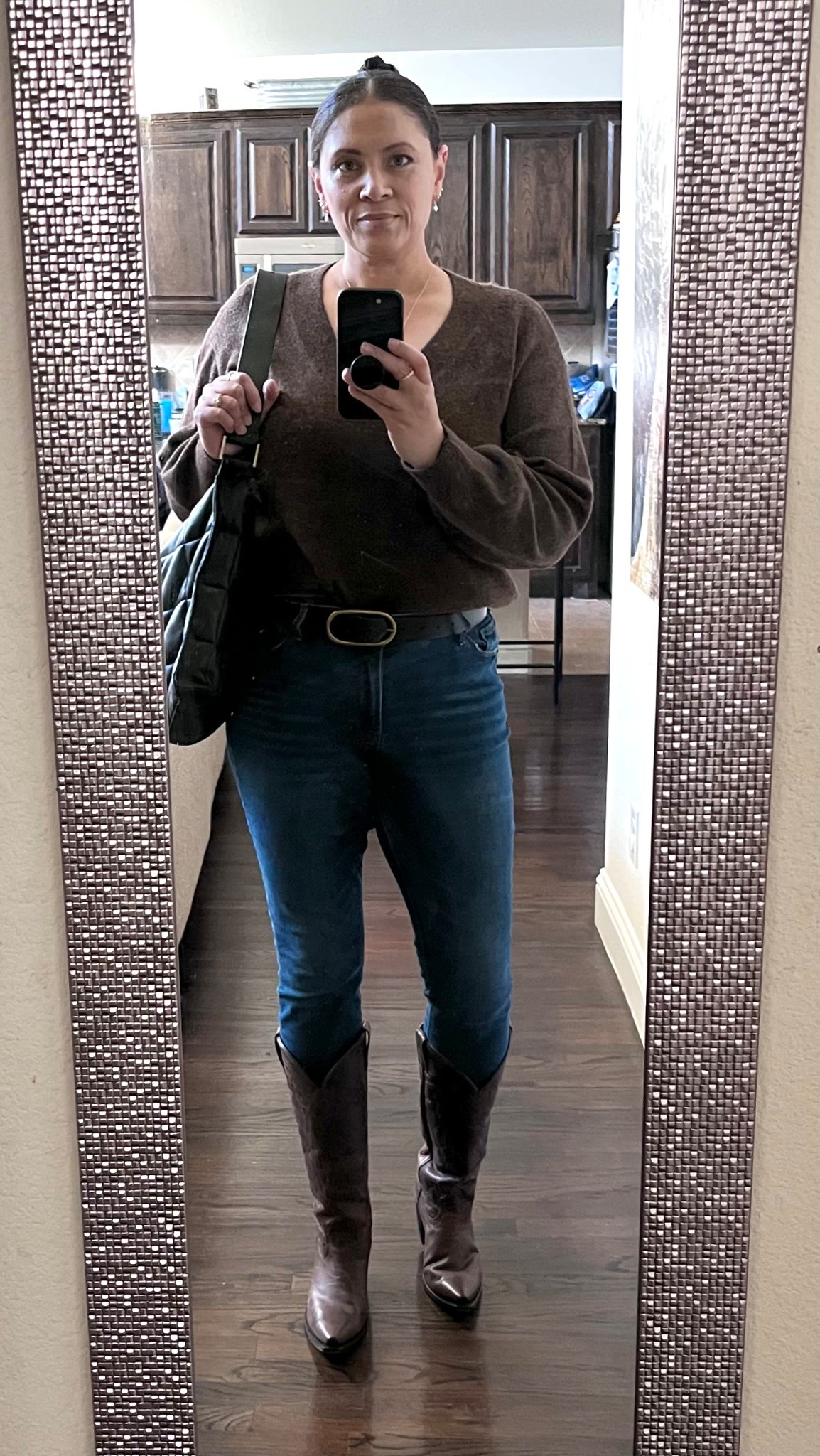 Friendsgiving outfit.

Super soft sweater, skinny jeans, cowgirl boots.

#LTKParties #LTKStyleTip #LTKHoliday