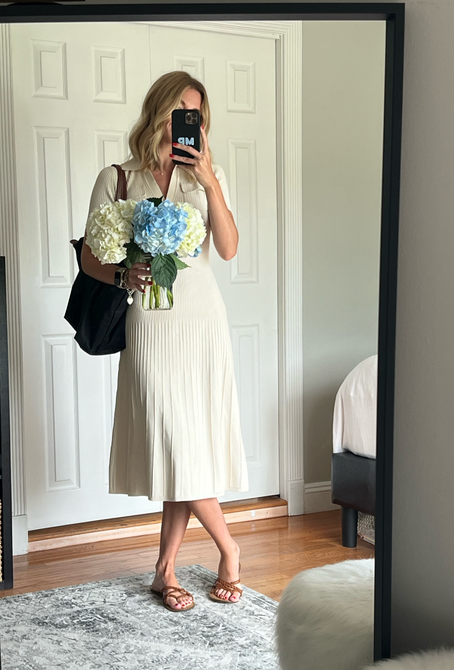 Office fashion, corporate outfit, club Monaco, Longchamp, spring office outfit, summer office outfit, hydrangeas

#LTKWorkwear #LTKStyleTip #LTKSeasonal