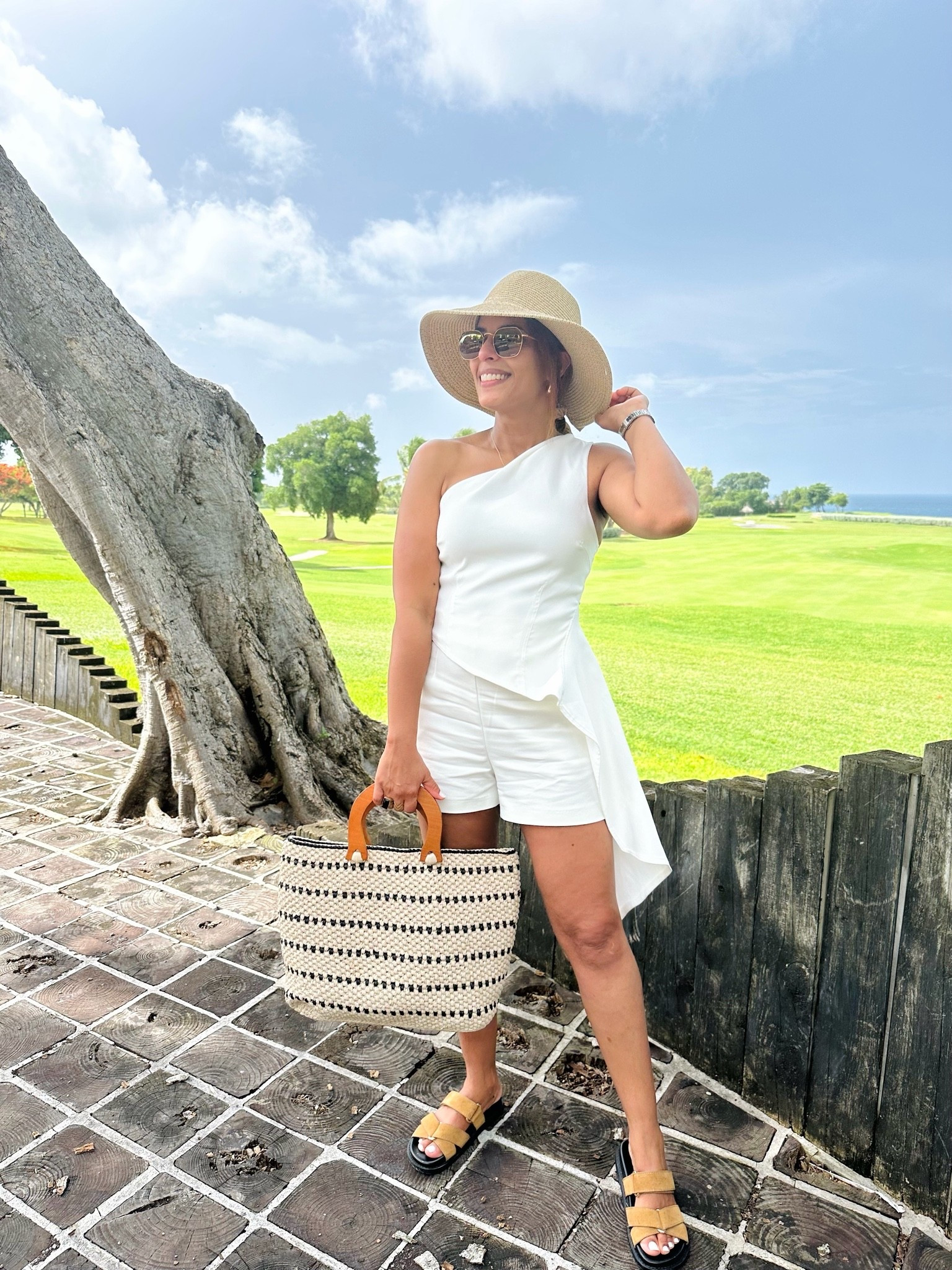 Summer whites ☀️🤍

#LTKgrwm #LTKootd #LTKdayinmylife