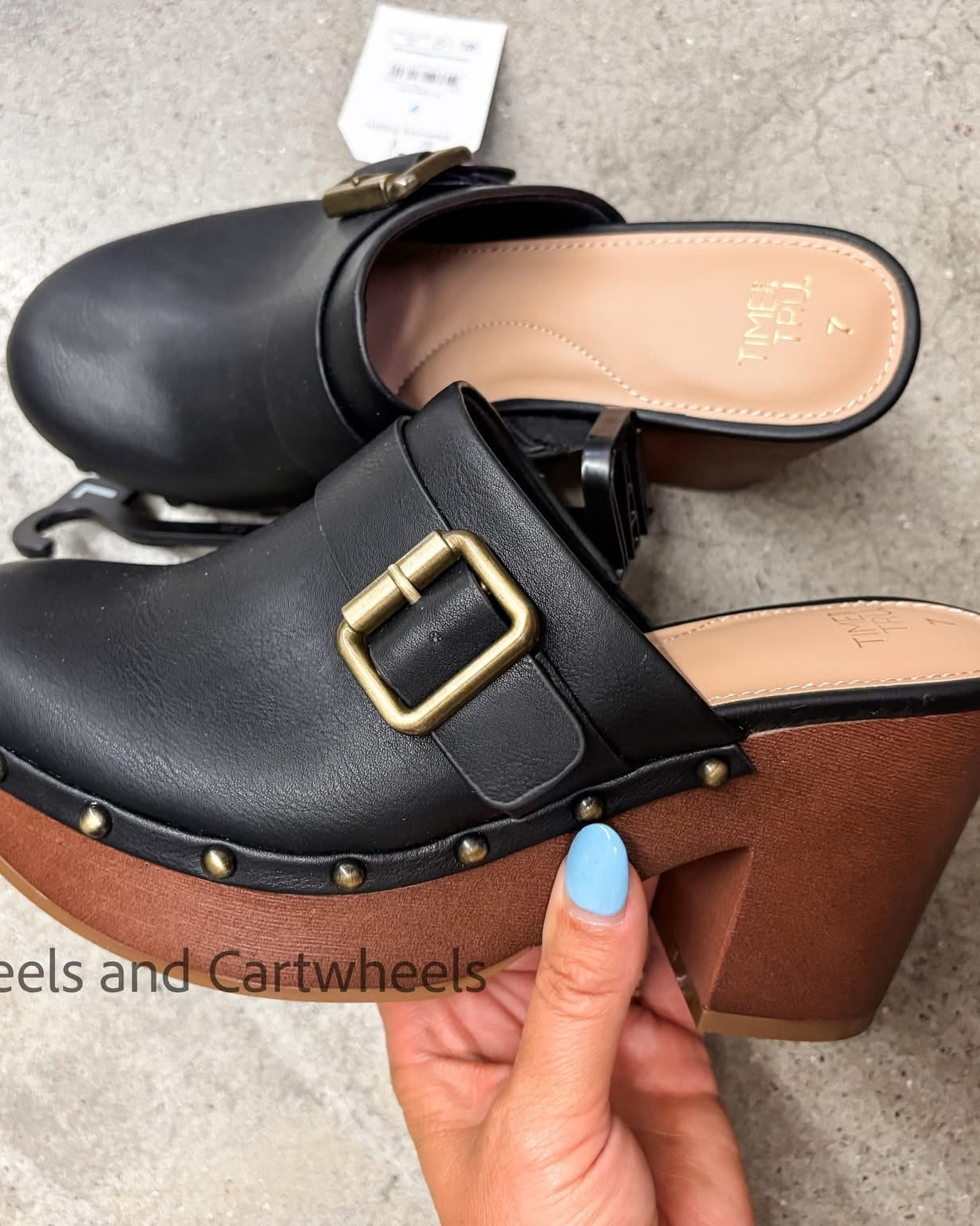 These clogs are bringing me back! 

#LTKShoeCrush #LTKFindsUnder50