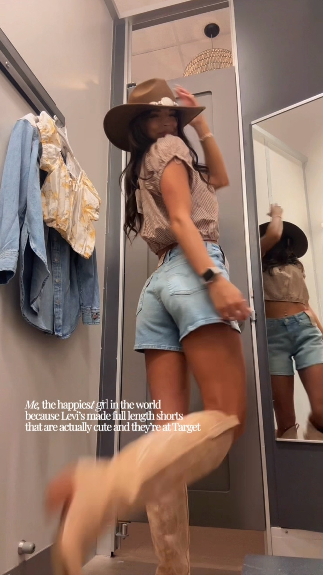 ATTENTION LADIES LEVIS MADE FULL LENGTH SHORTS THAT ARE ACTUALLY CUTE RUN 

#LTKootd